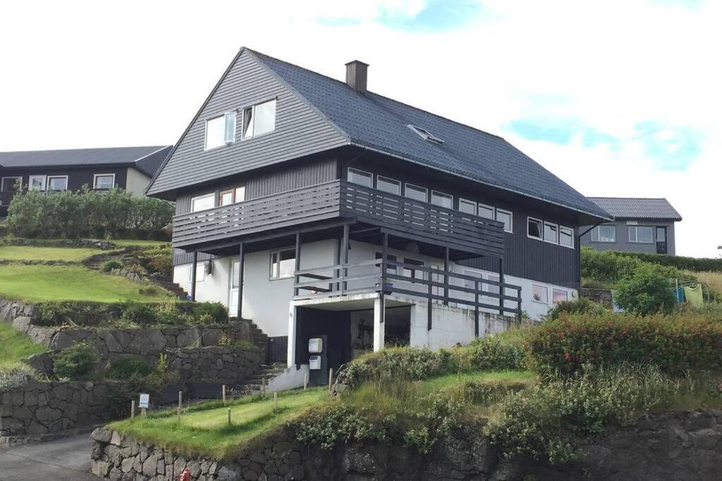 FaroeGuide seaview villa and apartment