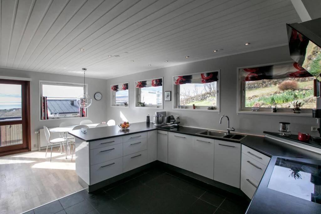 FaroeGuide seaview villa and apartment