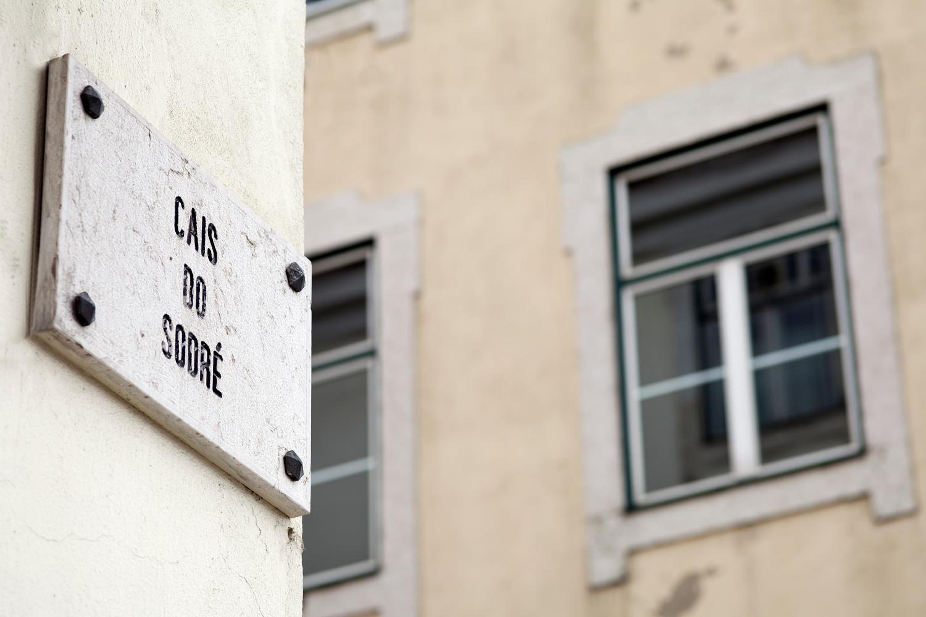 Lost Lisbon :: Cais House