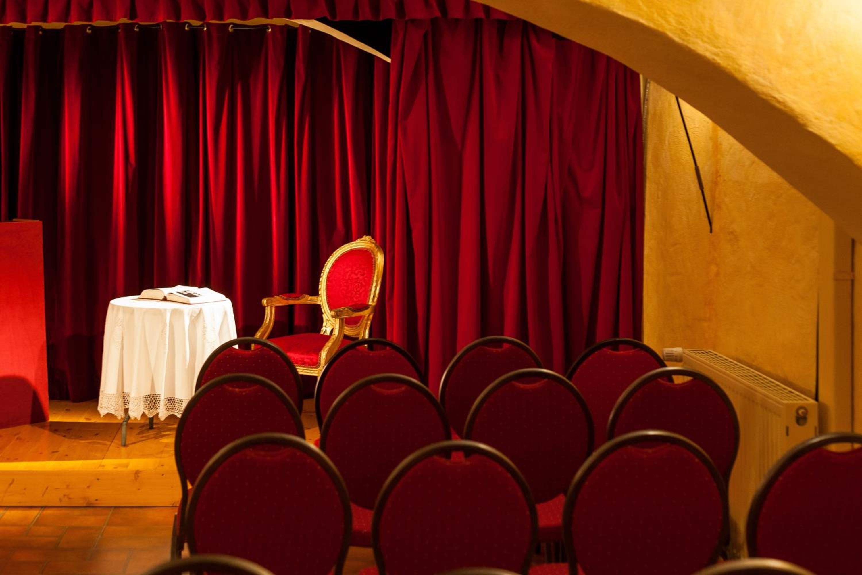 Hotel Garni Schlossgarten - Property Image 2