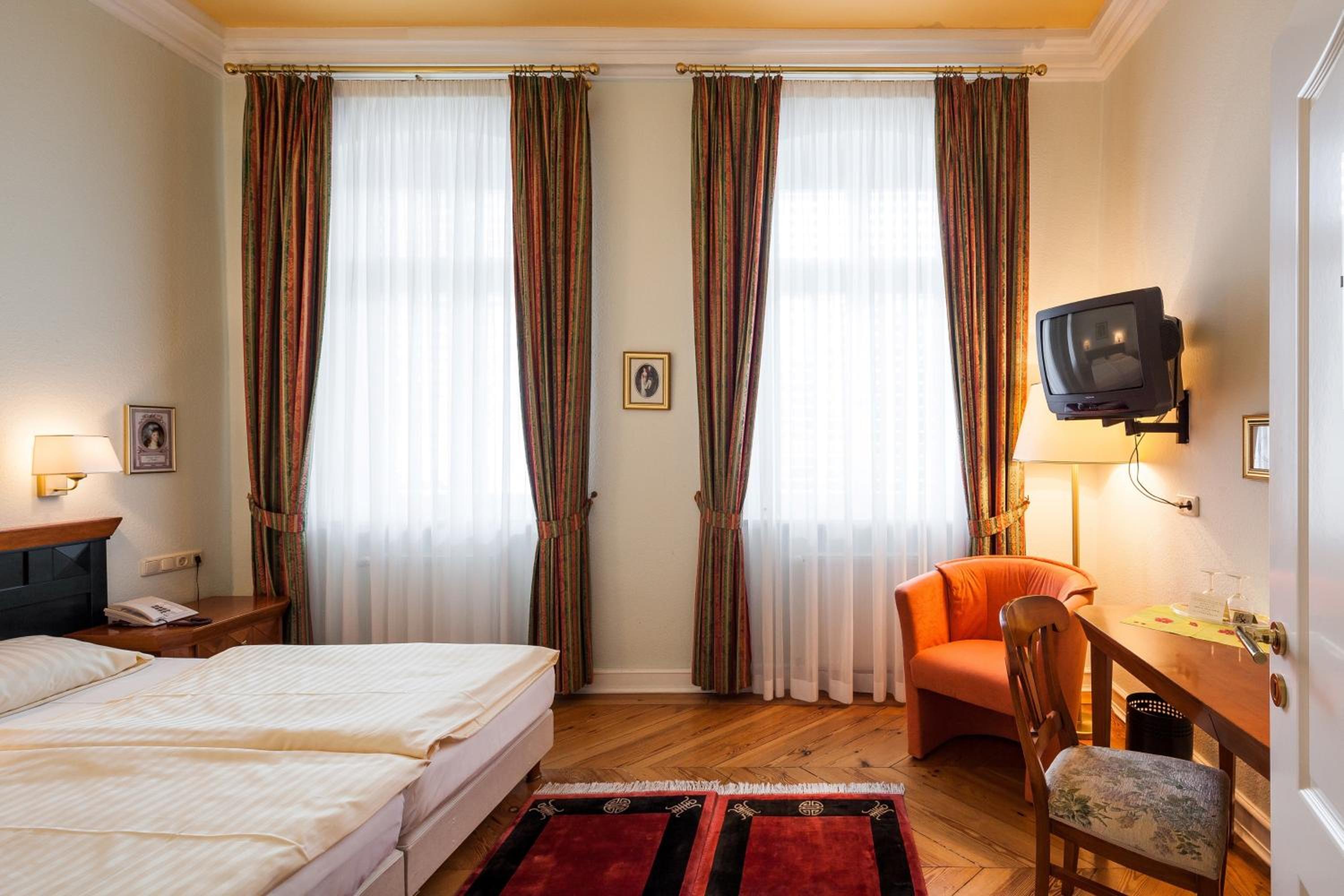 Hotel Garni Schlossgarten - Property Image 13