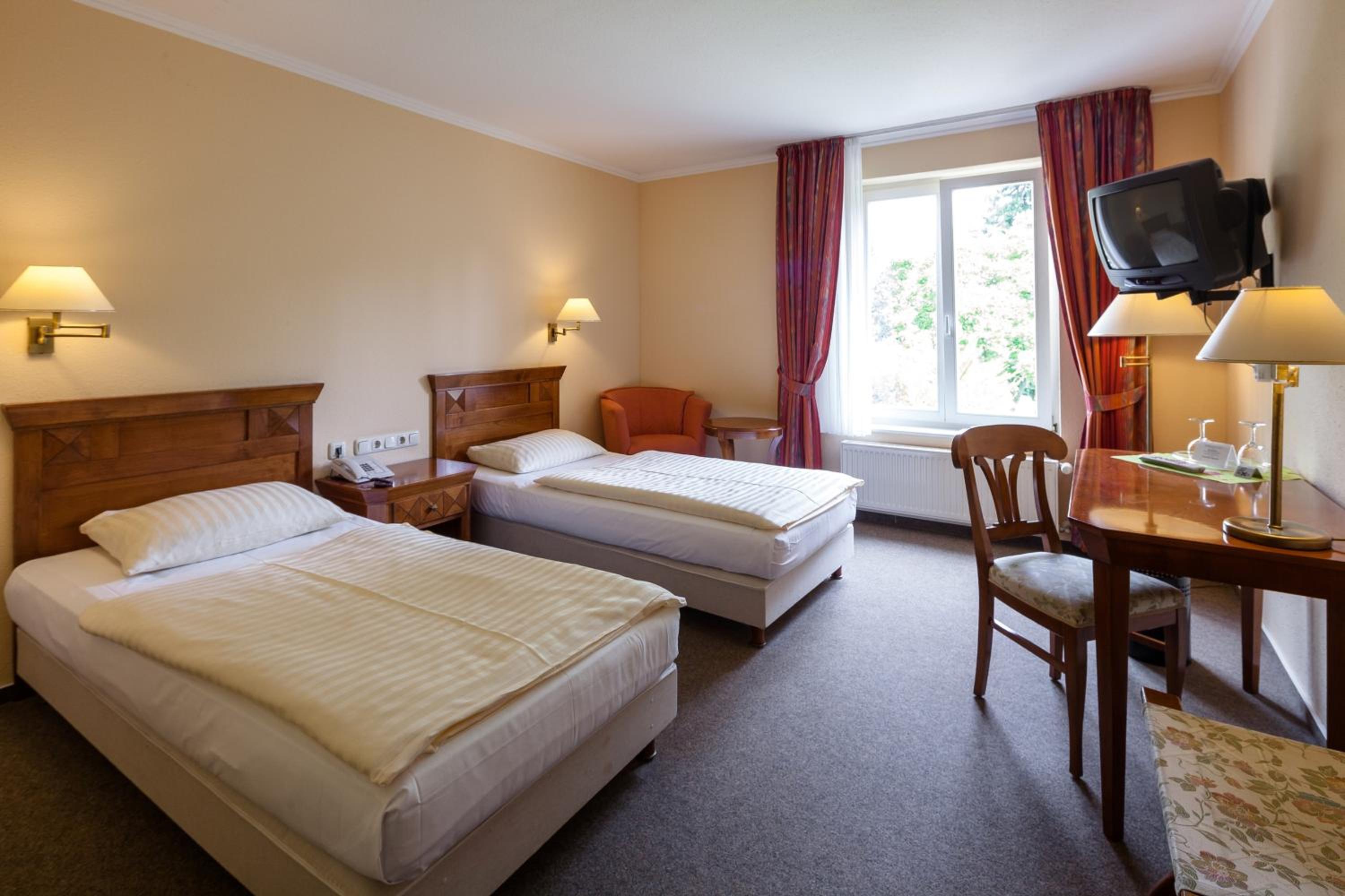 Hotel Garni Schlossgarten - Property Image 12