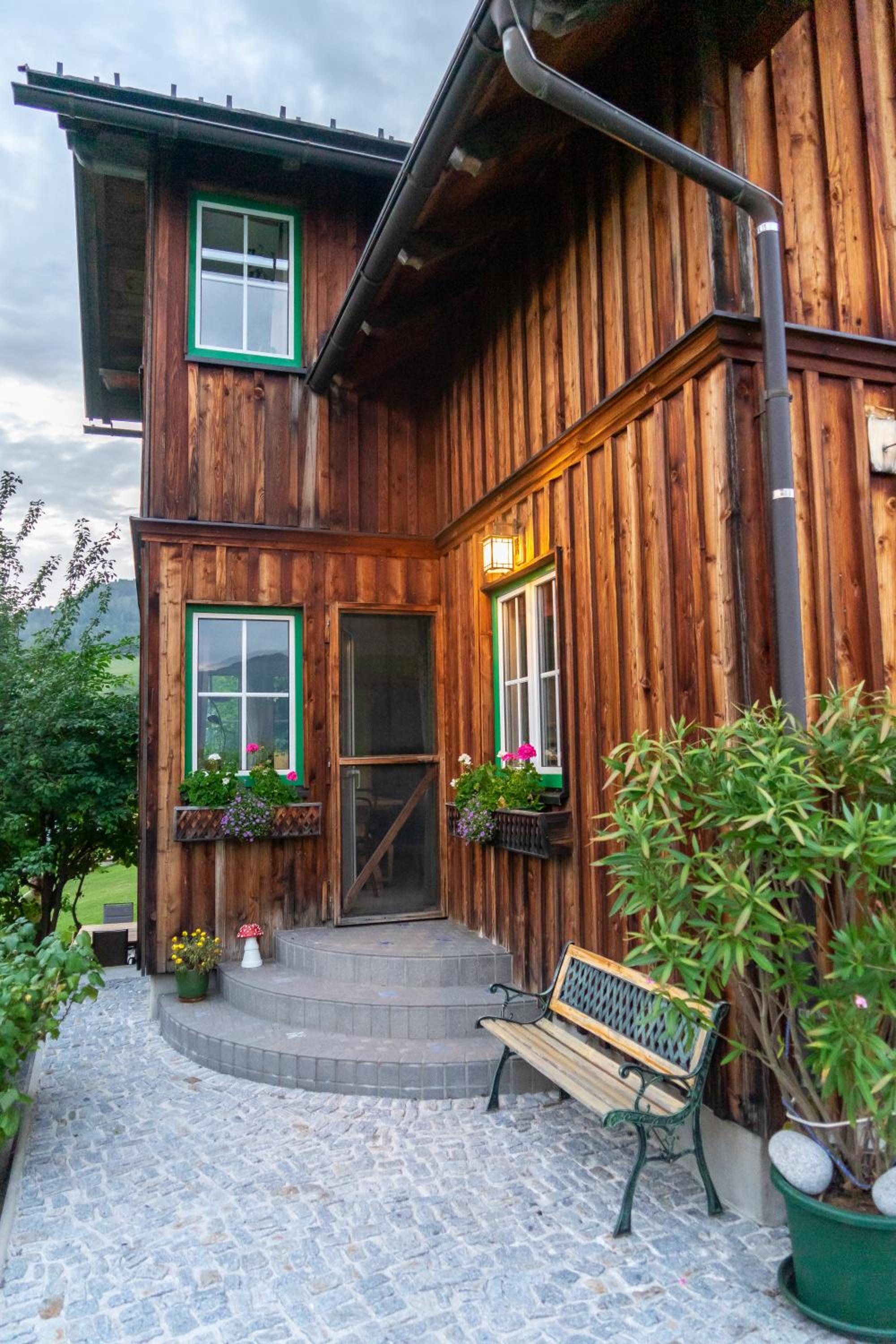 Lovely house with mountain view & big garden in Bad Aussee