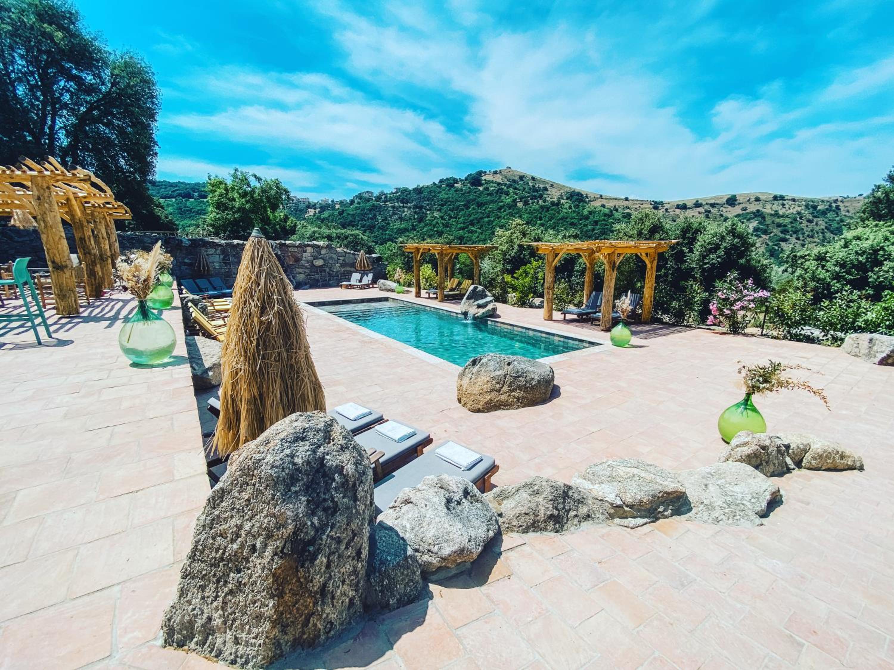 Résidence de Luxe 4 étoiles à Pietralba, 4 logements piscine chauffée BALAGNE view 2