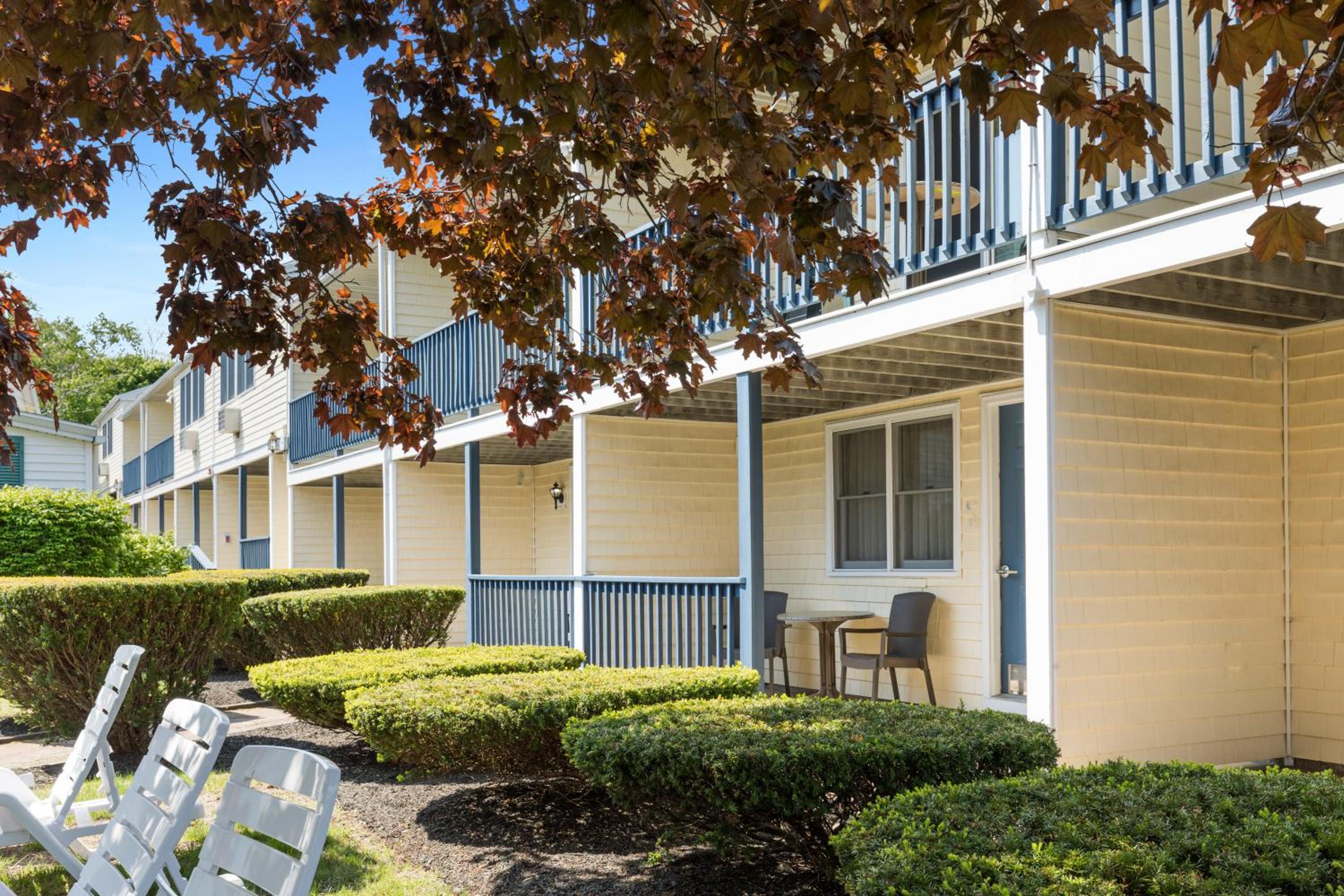 Colonial Inn