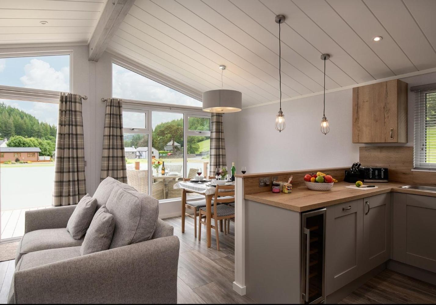 Llyn Ffynnon Lodge view 5