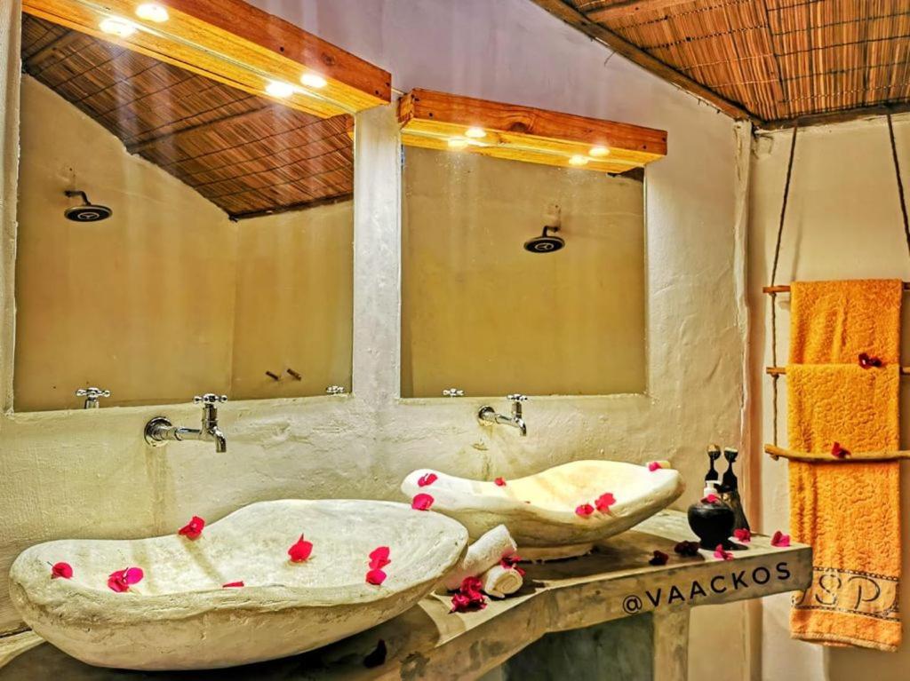 Casa na Praia Tofo- beach front hotel