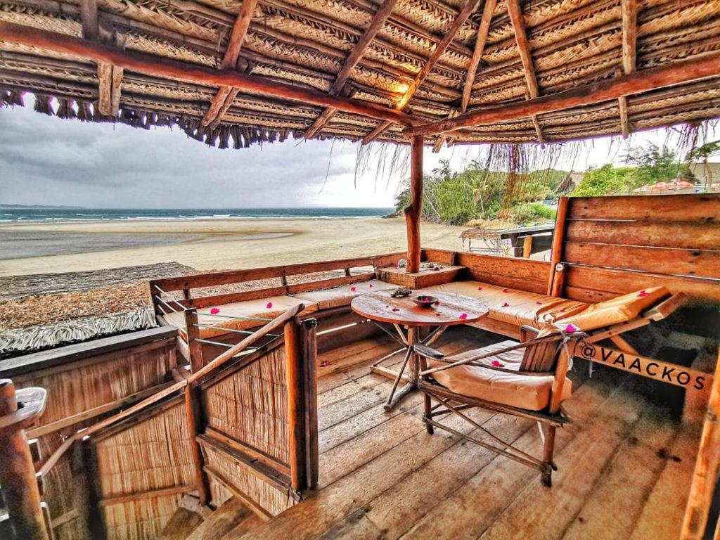 Casa na Praia Tofo- beach front hotel