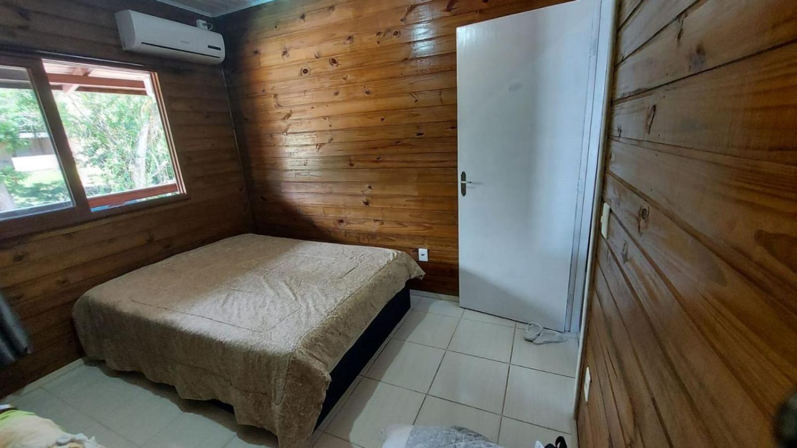 Casa com Piscina em Governador Celso Ramos/SC