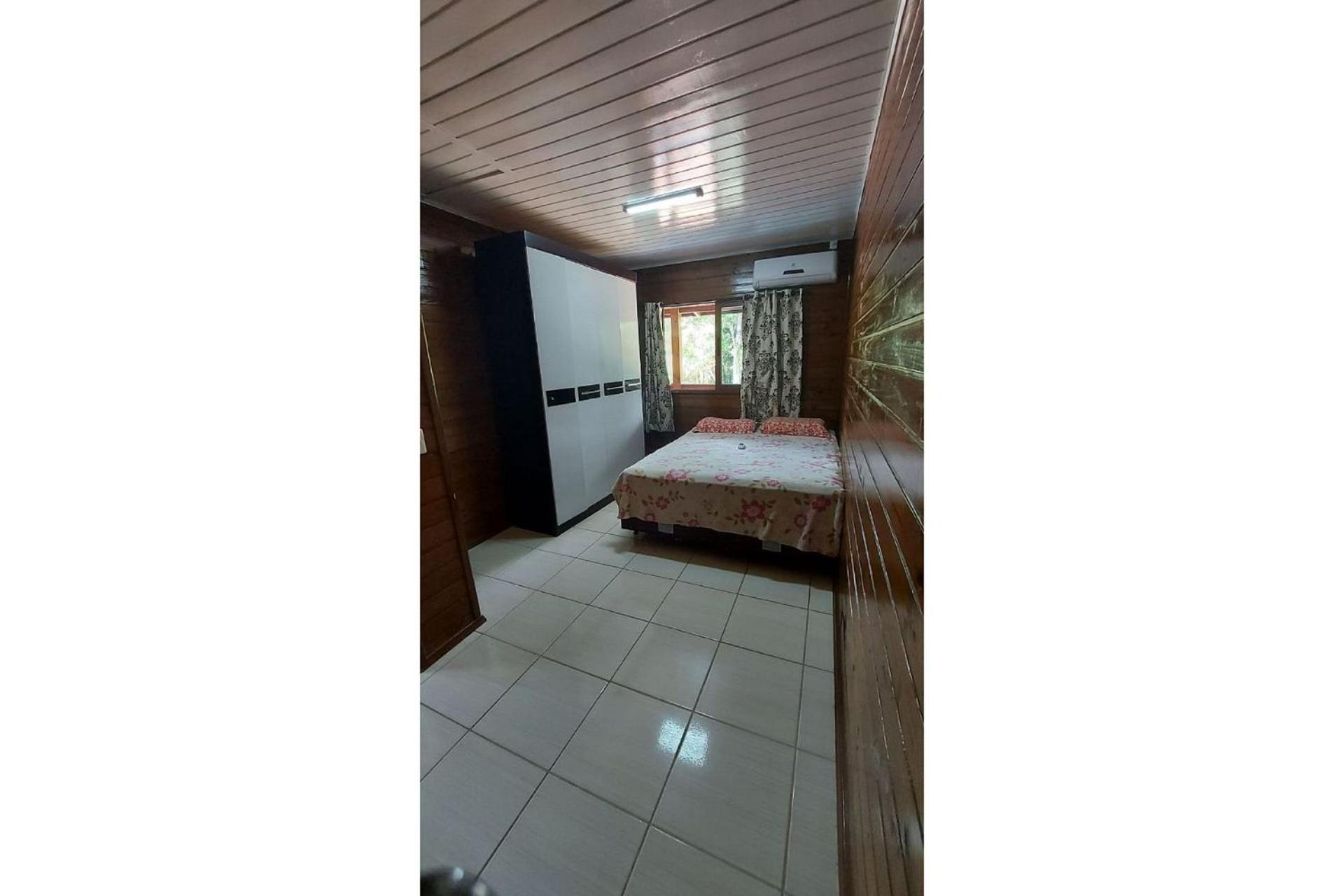 Casa com Piscina em Governador Celso Ramos/SC