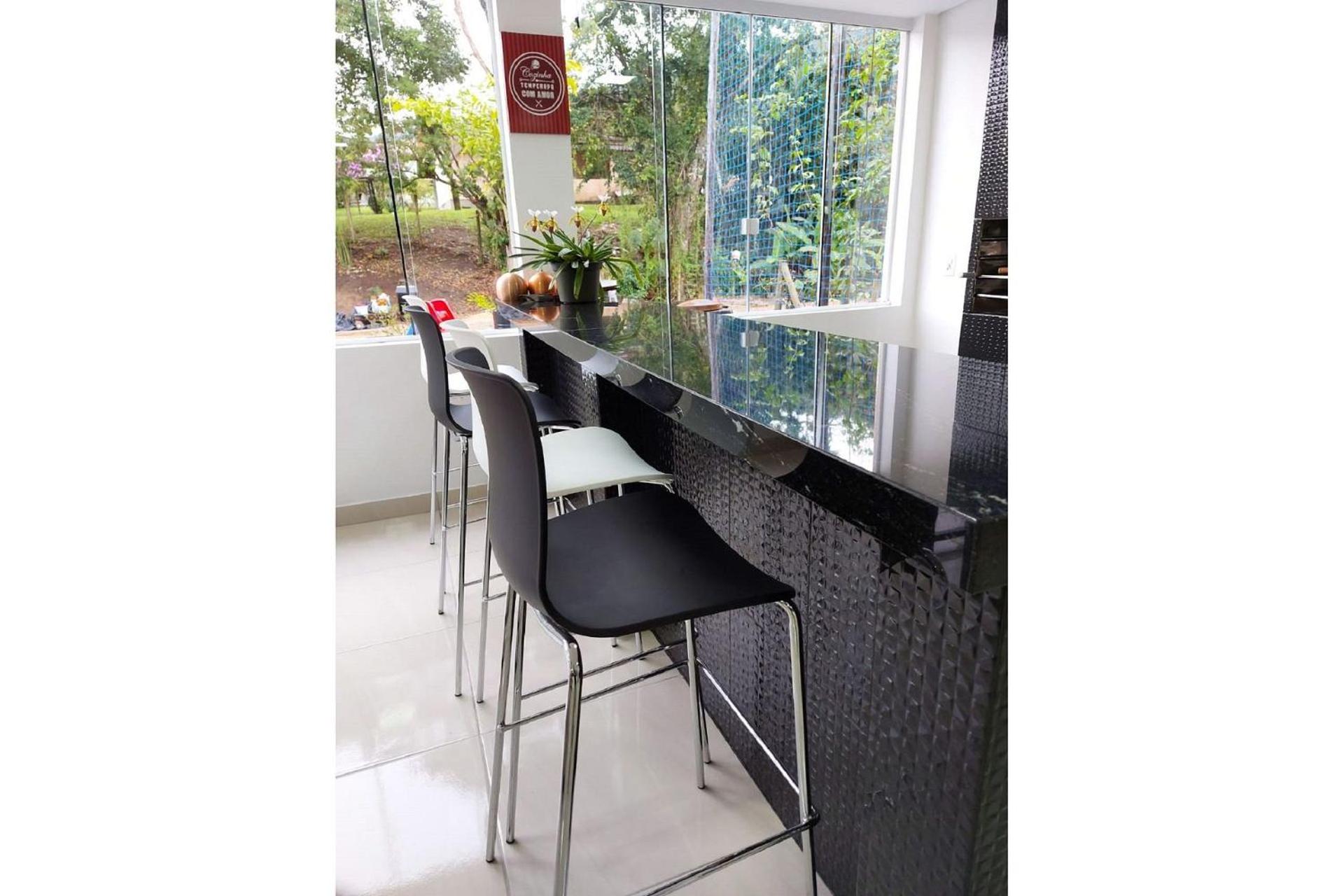 Casa com Piscina em Governador Celso Ramos/SC
