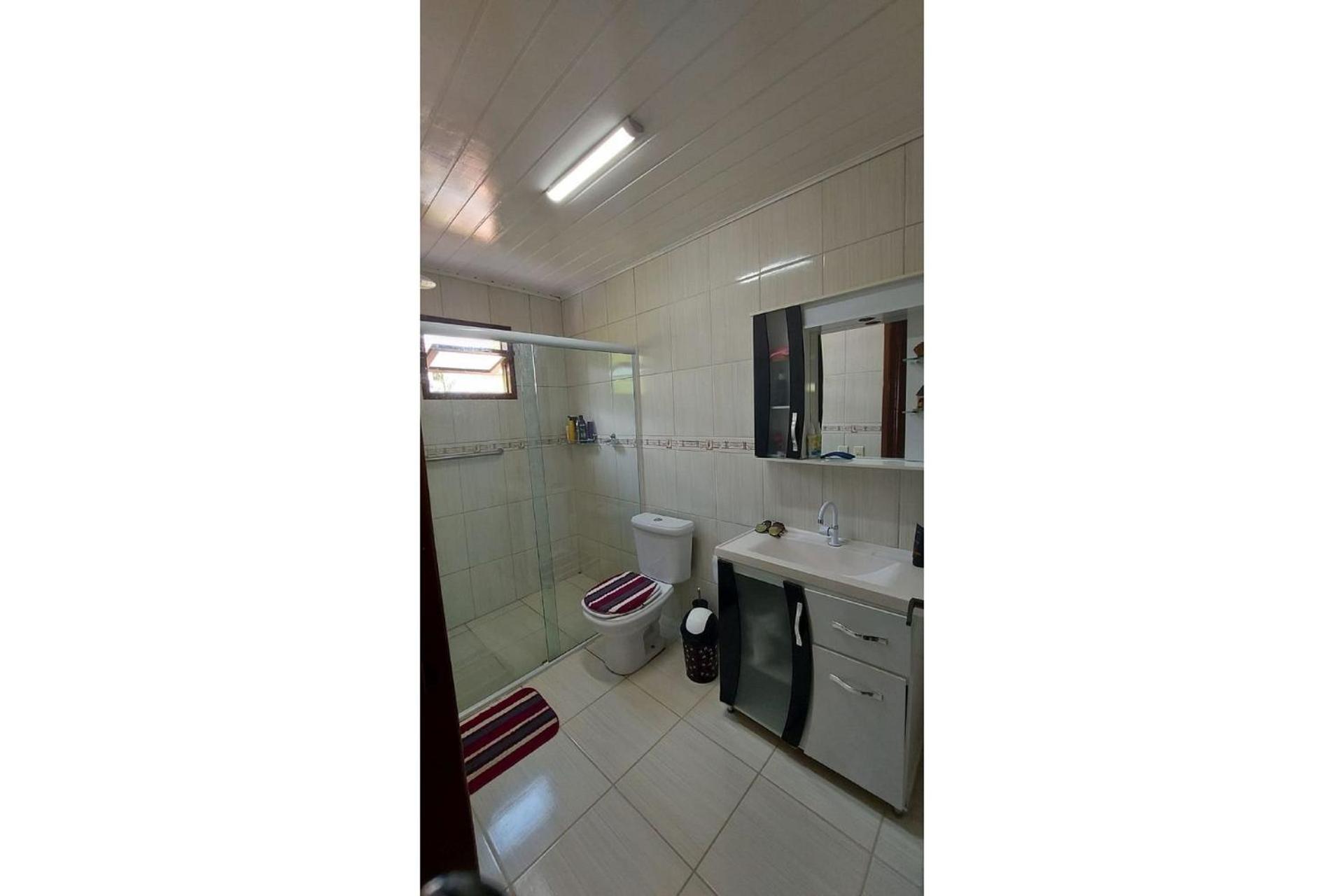 Casa com Piscina em Governador Celso Ramos/SC