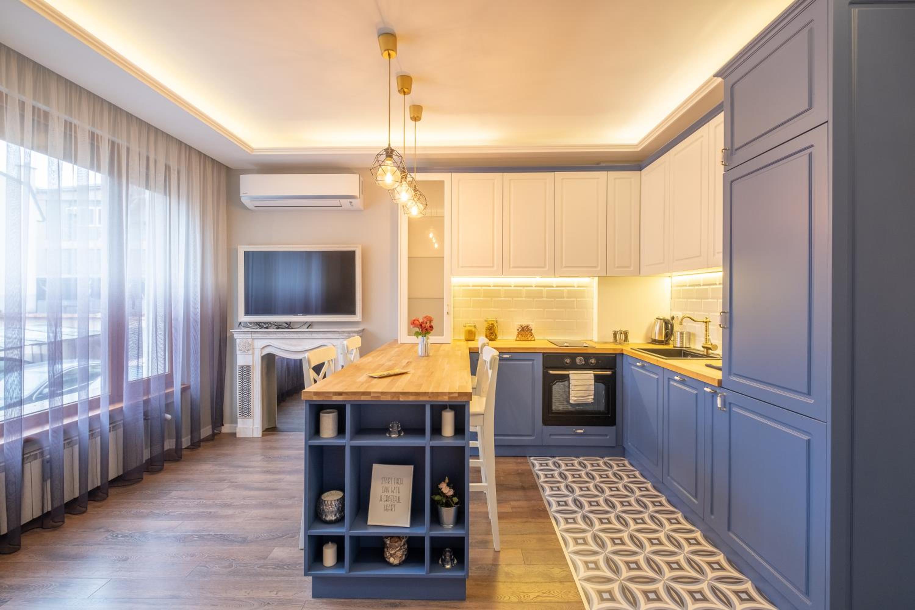 Designer & Cozy 2BD Flat with a parking in the city center by Flat Mаnager view 4