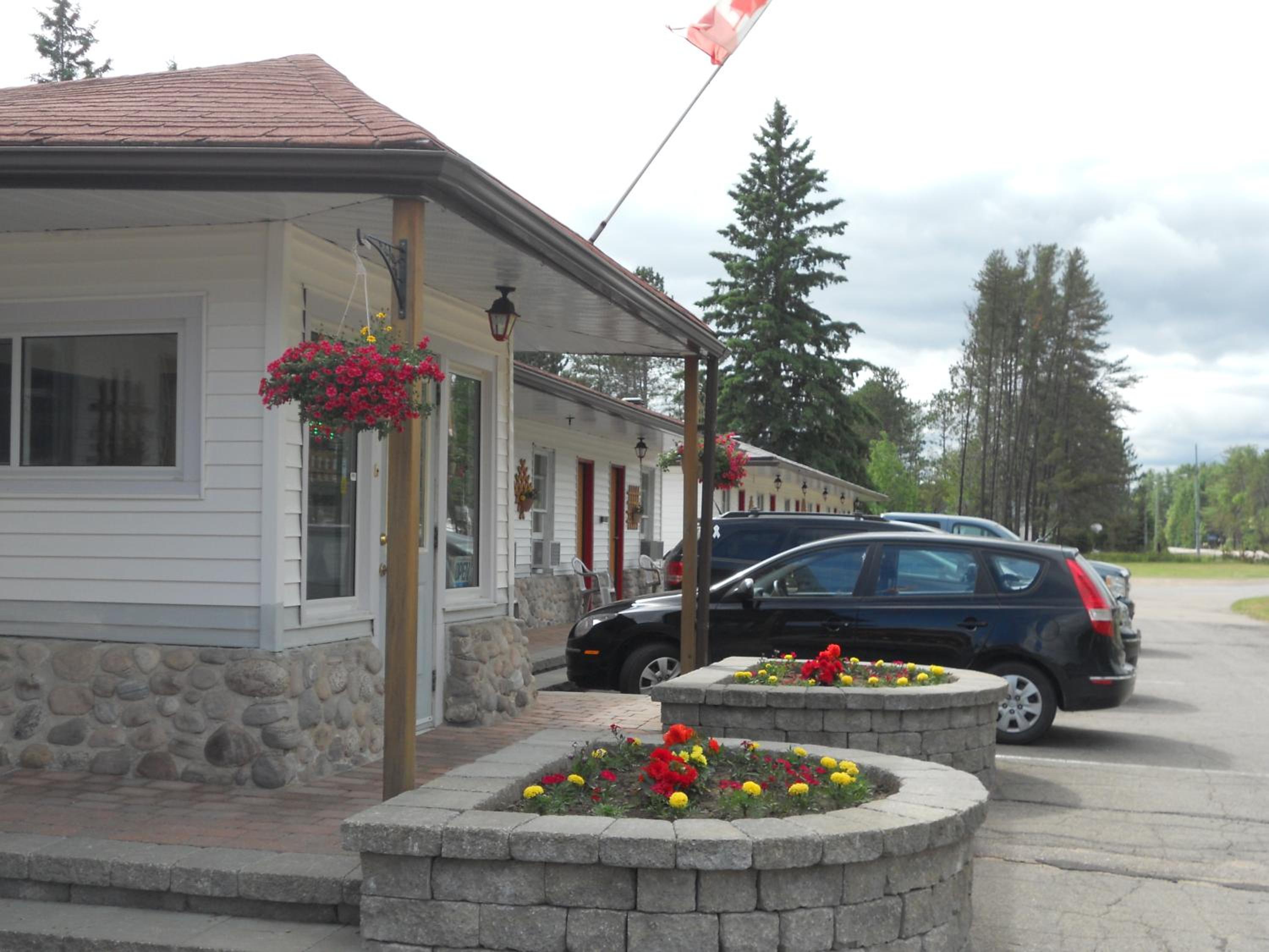 Deep River Motel