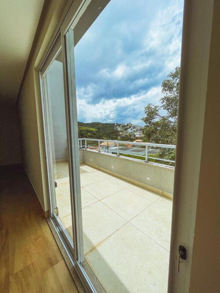 Casa Escarpas do Lago, 4 suítes e ar-condicionado