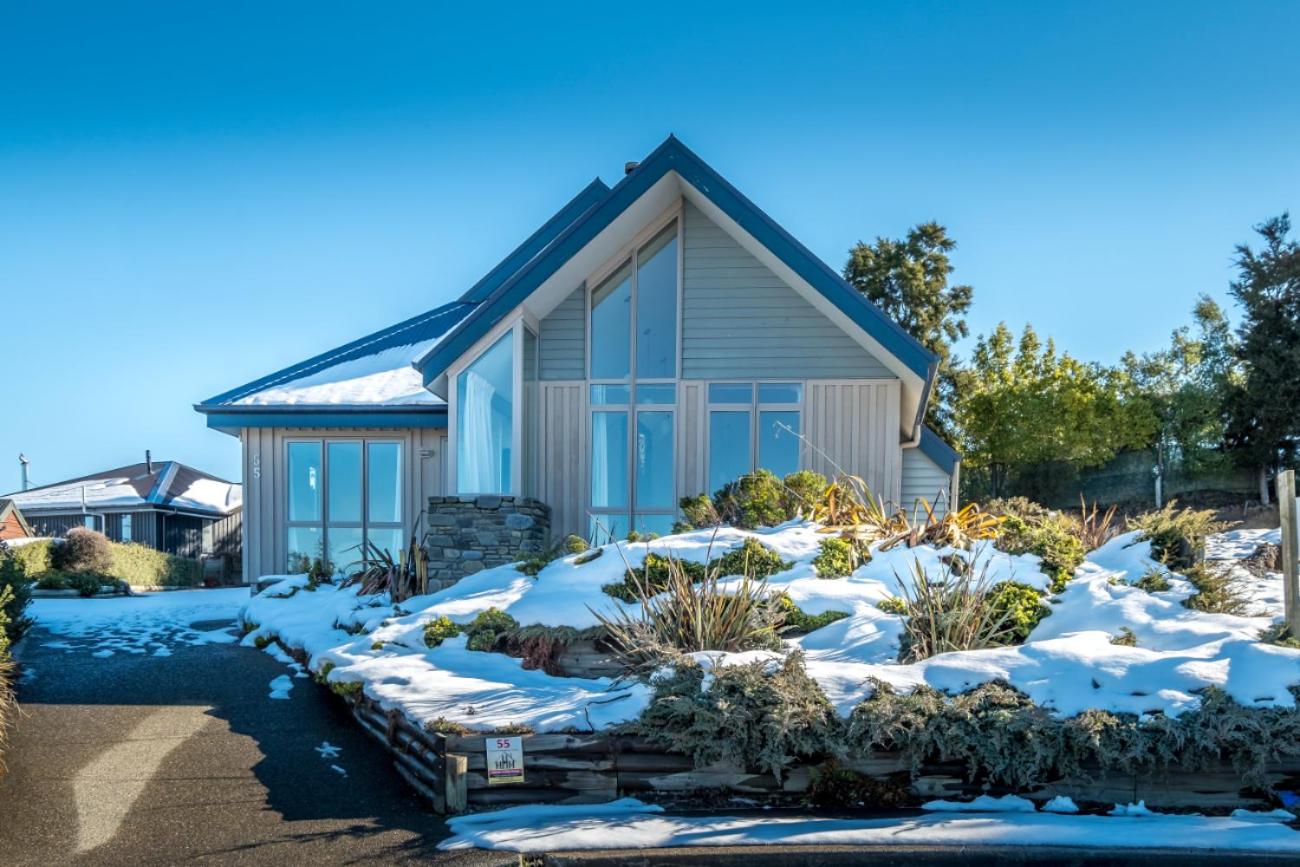 Hotel 55 St James Avenue - Image 1