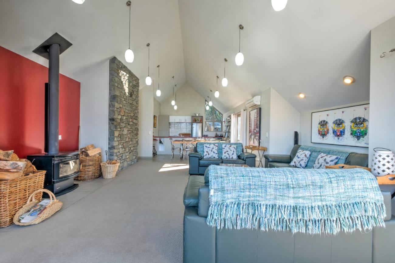 55 St James Avenue view 3