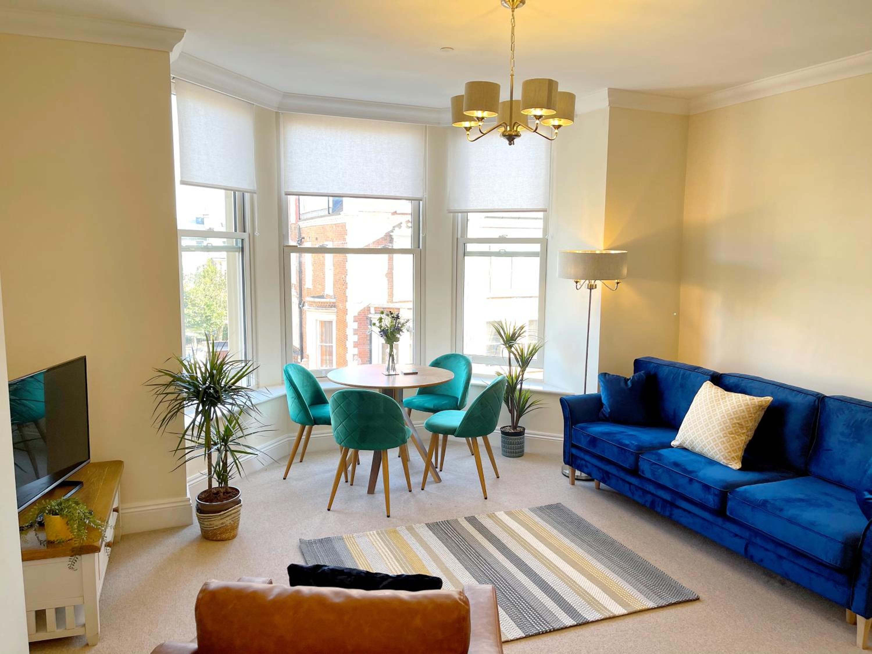 Stylish apartment with free parking, lift & views view 3