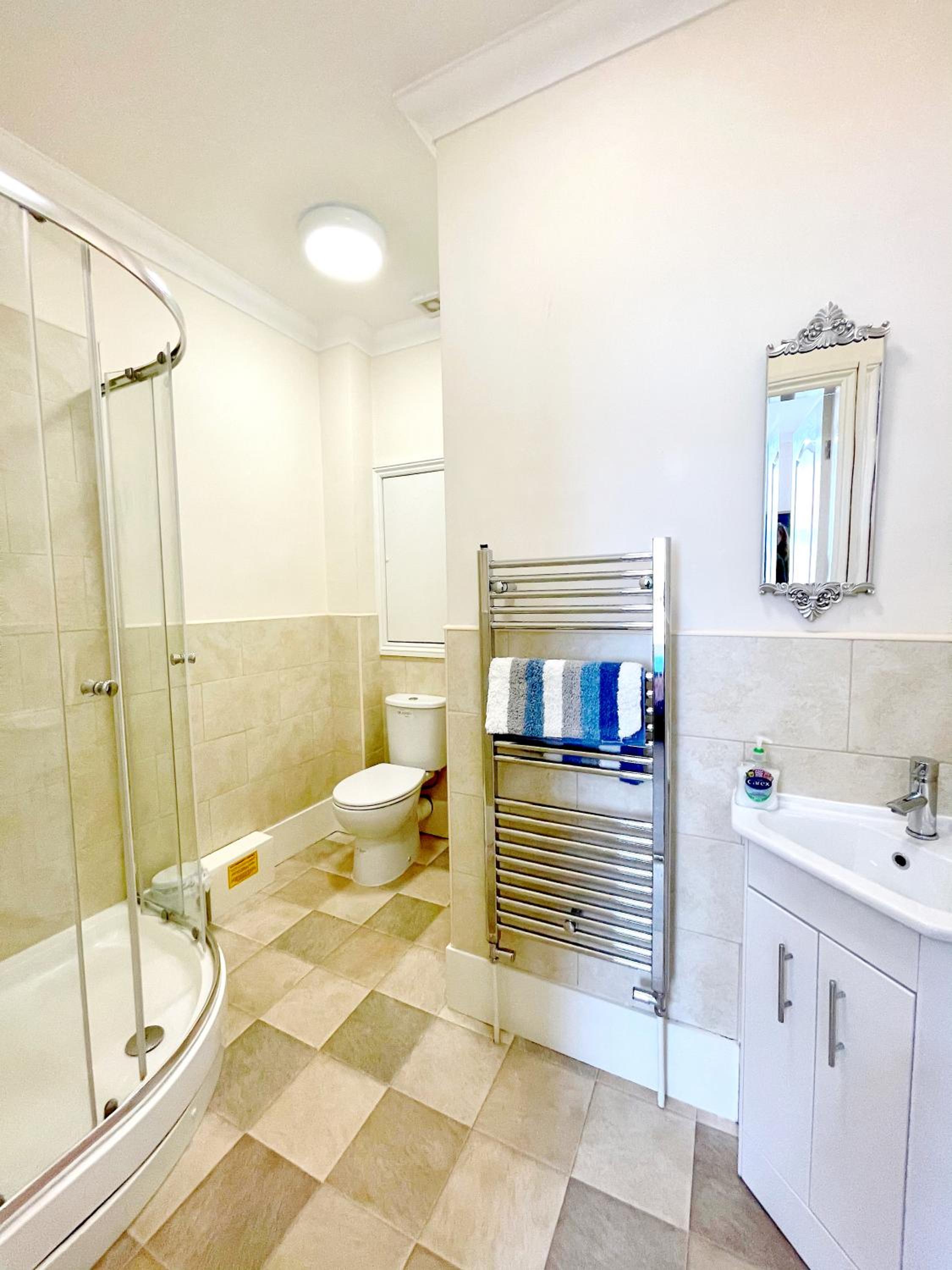 Stylish apartment with free parking, lift & views view 5
