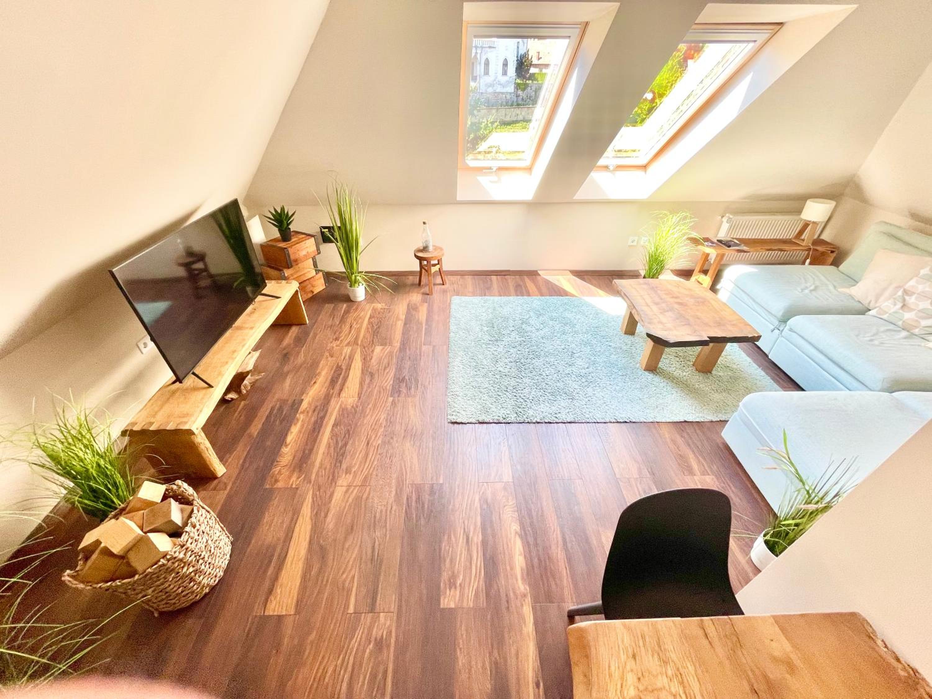 Wood Apartman Deluxe Belváros view 5