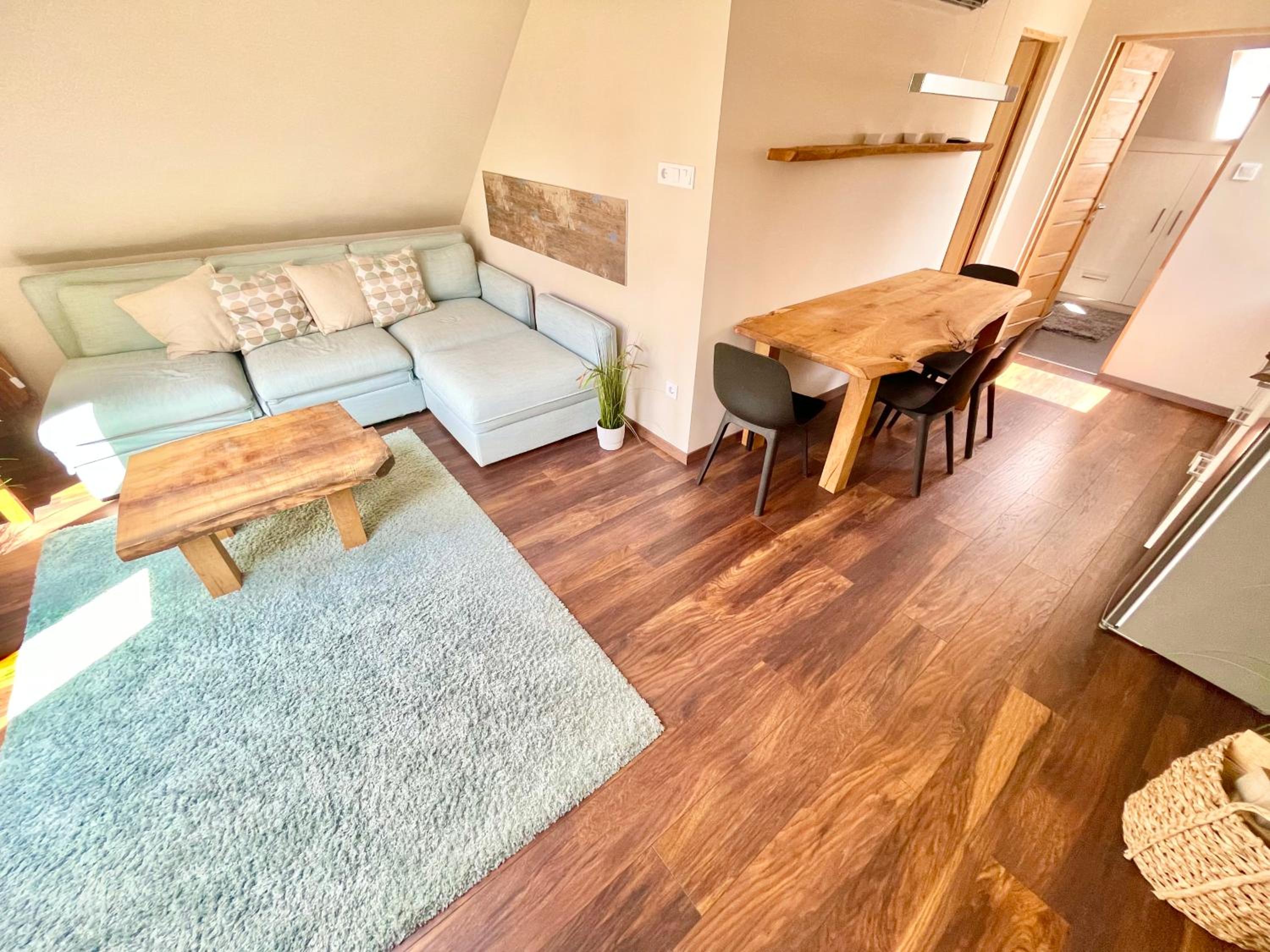 Wood Apartman Deluxe Belváros view 4