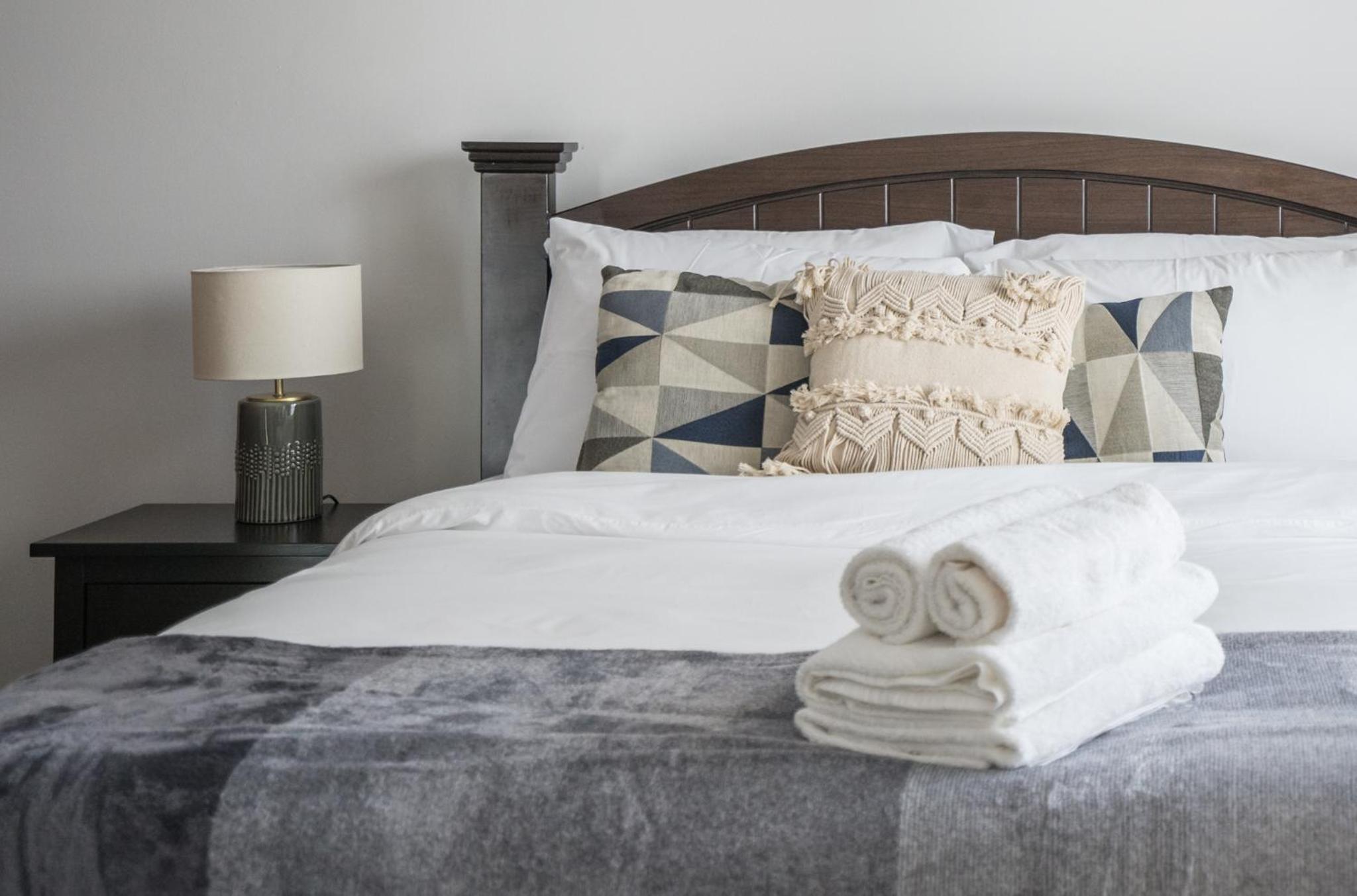 HiGuests - Artistic Waterfront Apt, Perfect for Beach Lovers