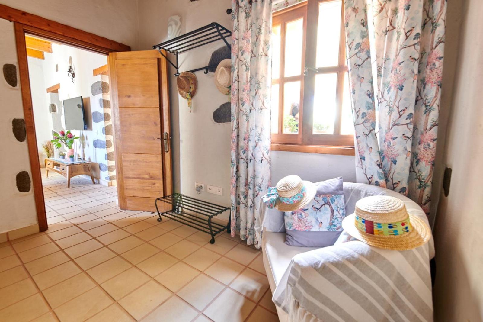 Los Algodones Cottage with Pool by VillaGranCanaria