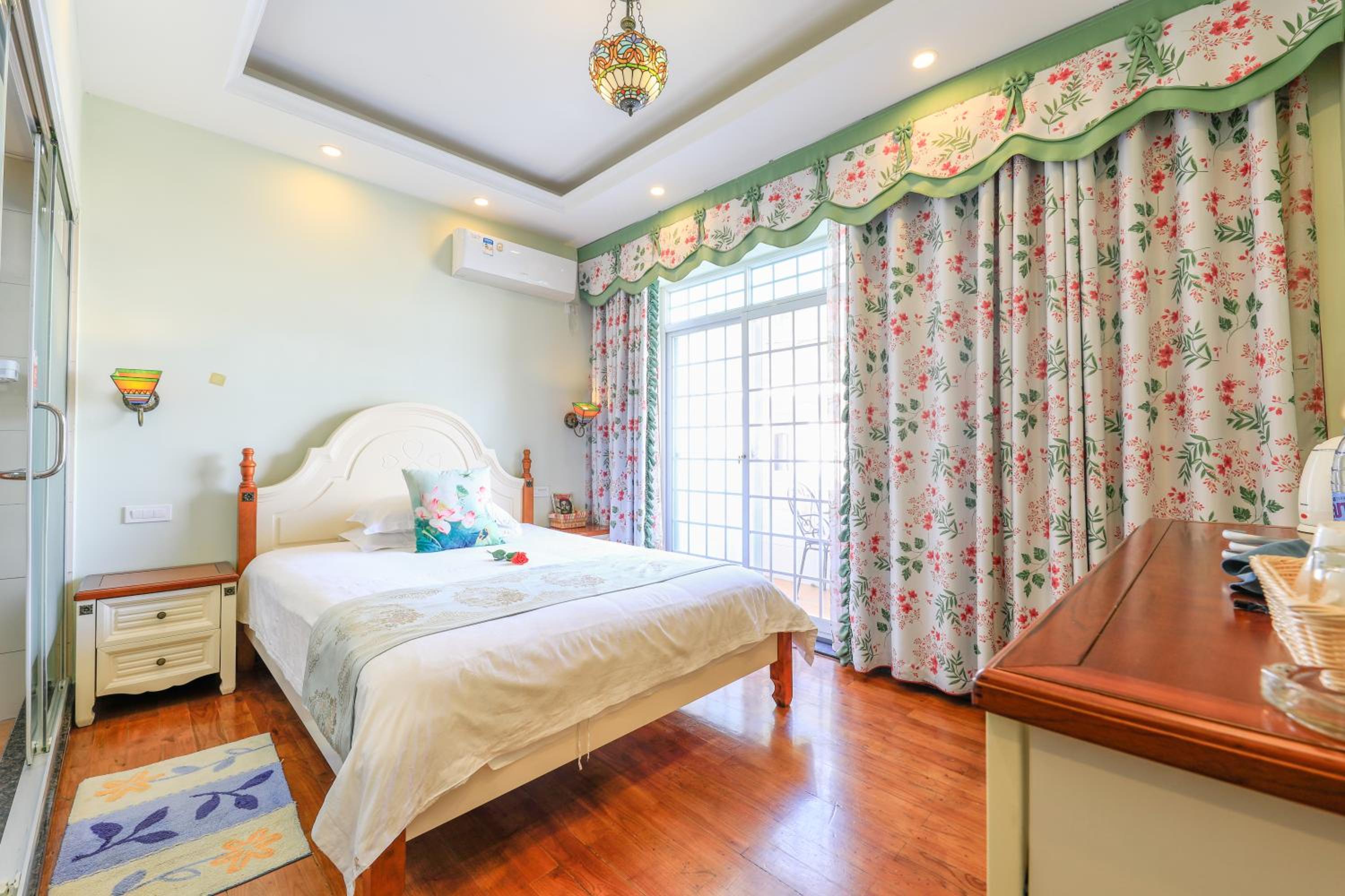 Junshe Boutique Guest House-Complementary pick up servie for a 3-night stay in a deluxe room