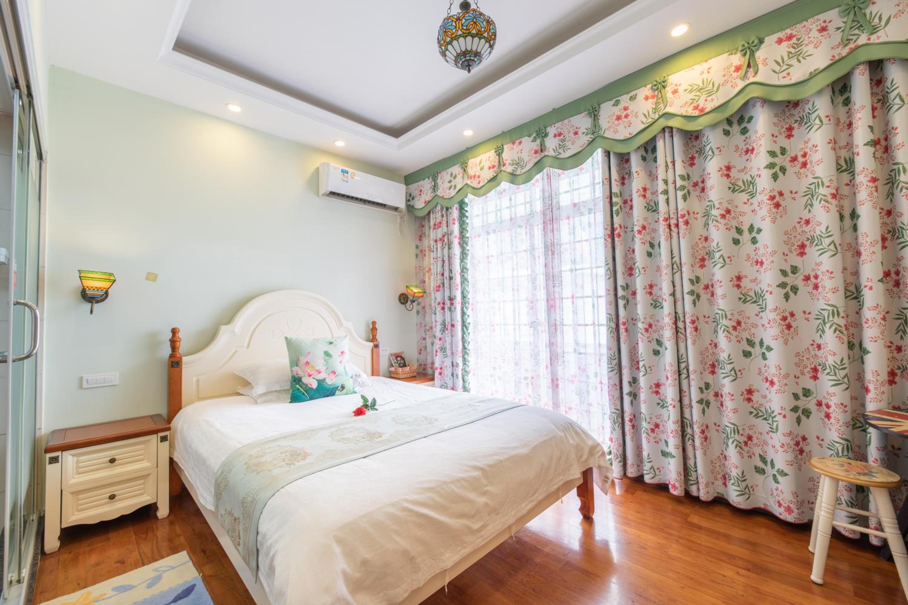 Junshe Boutique Guest House-Complementary pick up servie for a 3-night stay in a deluxe room