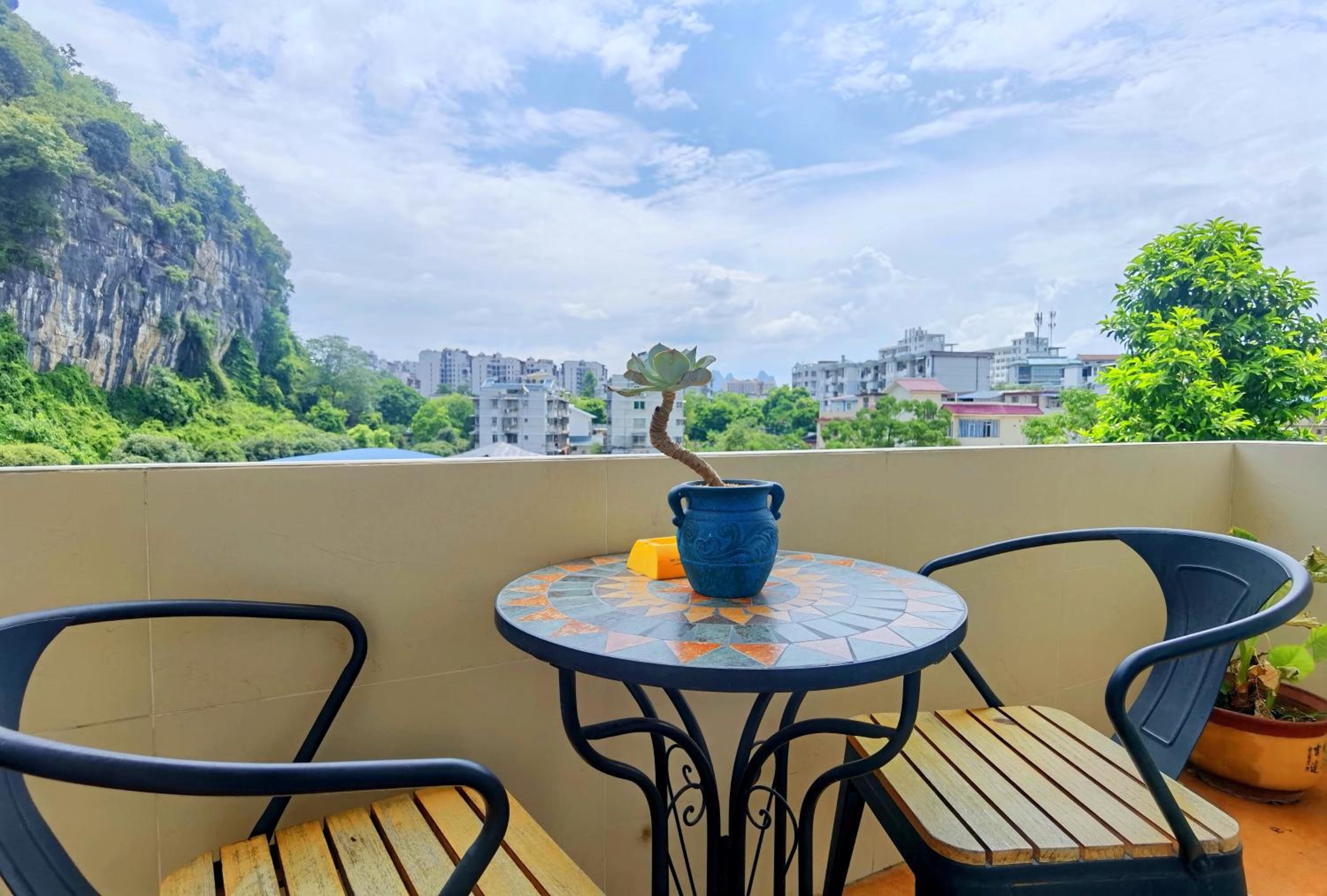 Junshe Boutique Guest House-Complementary pick up servie for a 3-night stay in a deluxe room