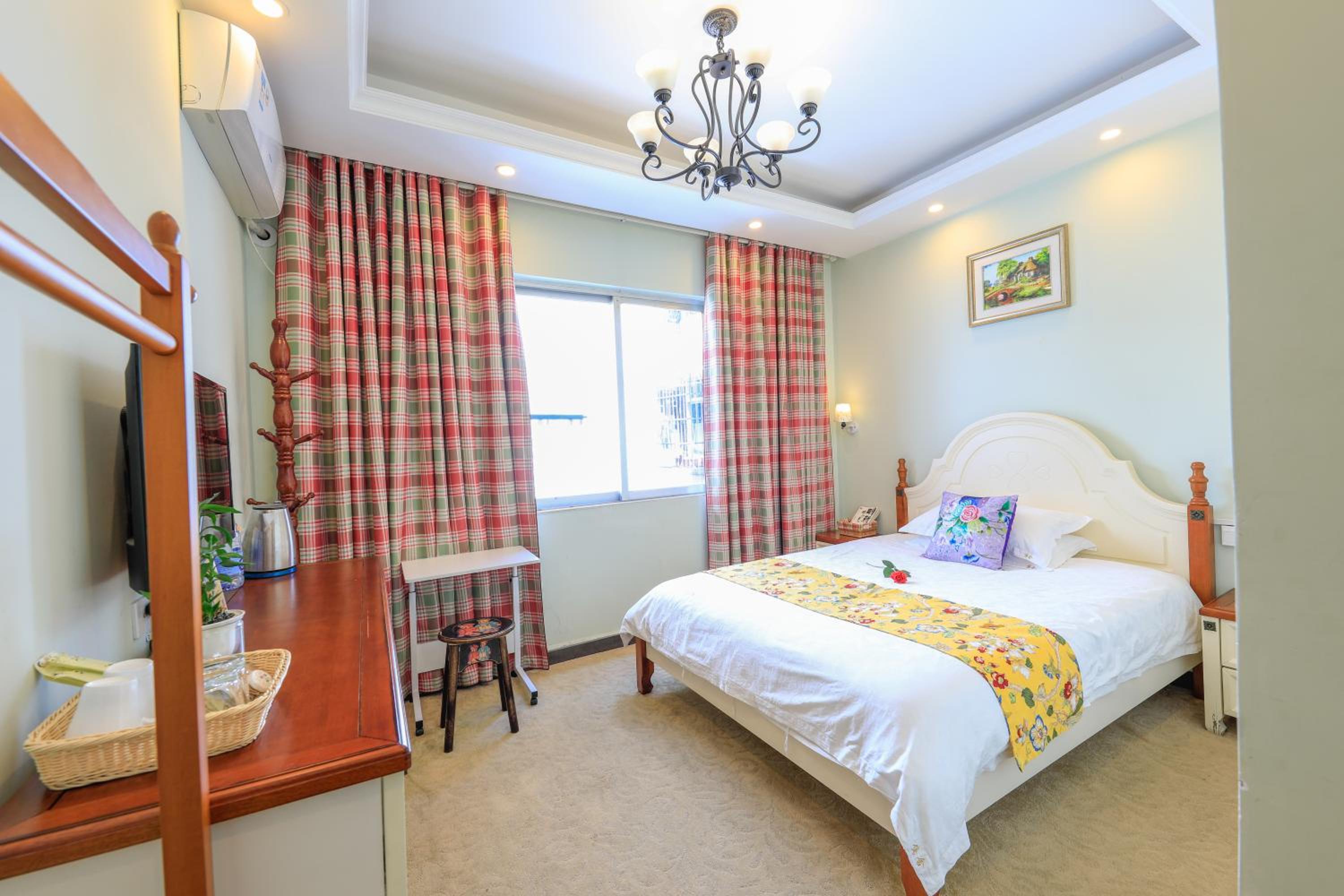 Junshe Boutique Guest House-Complementary pick up servie for a 3-night stay in a deluxe room