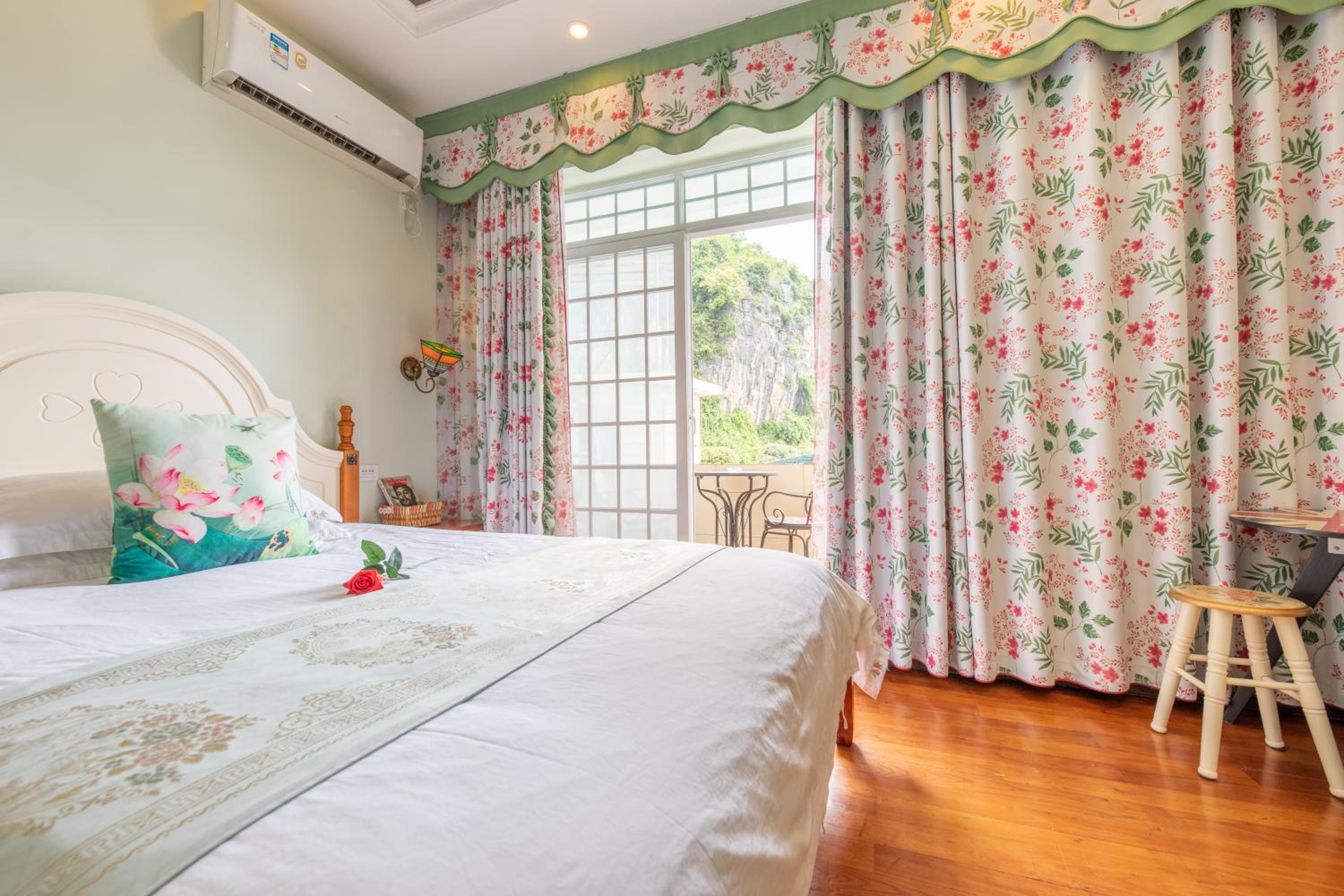 Junshe Boutique Guest House-Complementary pick up servie for a 3-night stay in a deluxe room