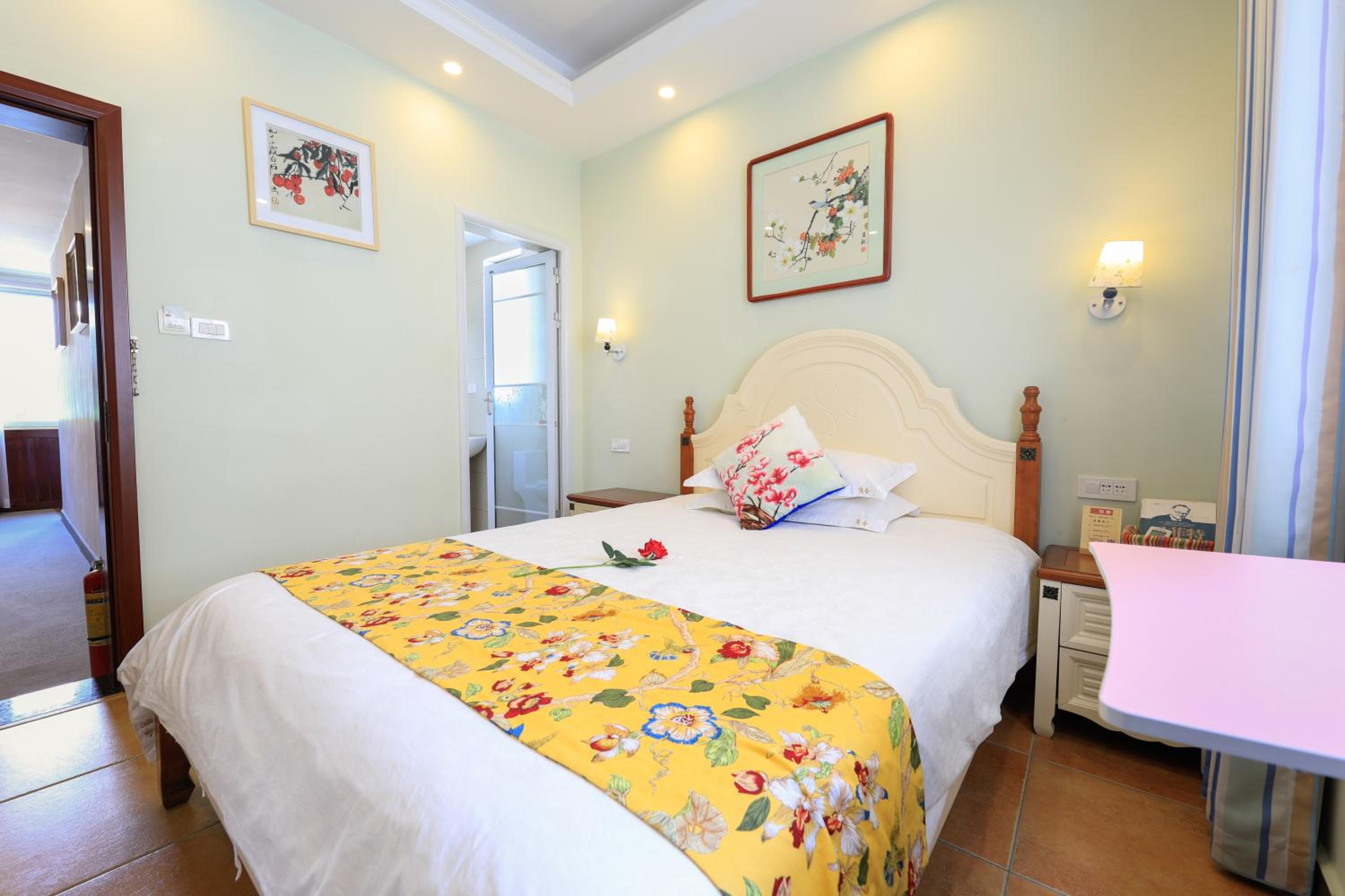 Junshe Boutique Guest House-Complementary pick up servie for a 3-night stay in a deluxe room