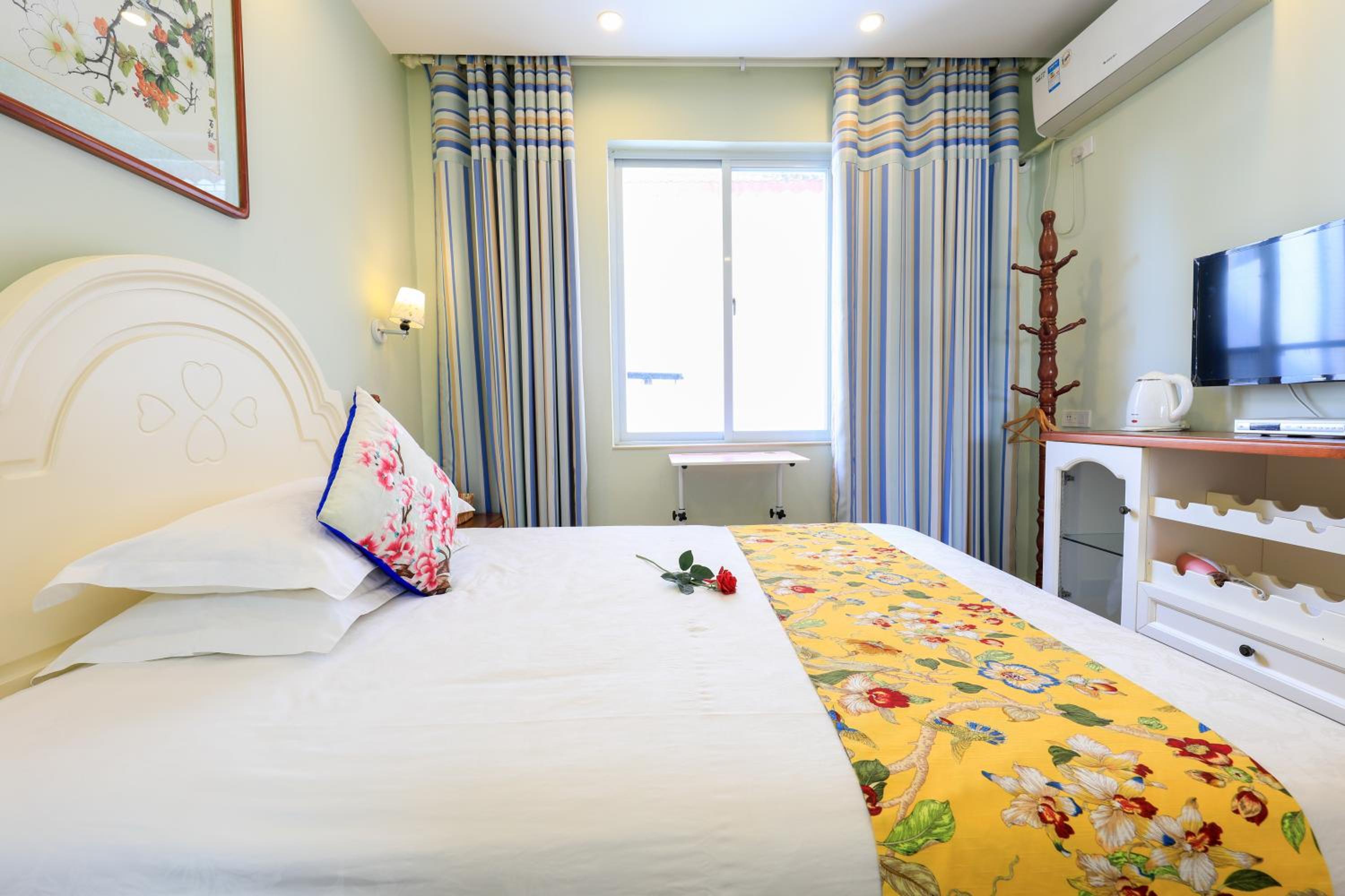 Junshe Boutique Guest House-Complementary pick up servie for a 3-night stay in a deluxe room