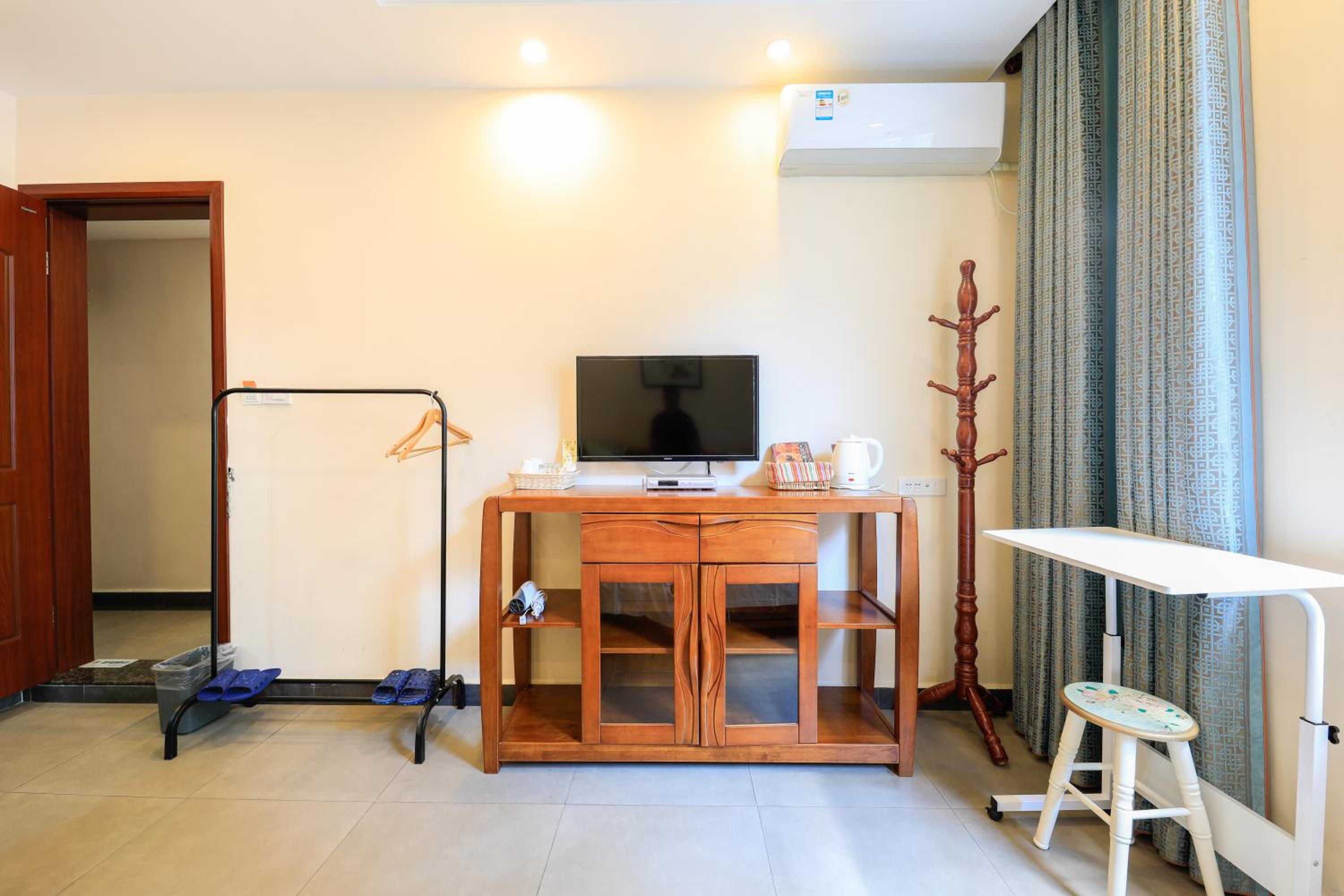 Junshe Boutique Guest House-Complementary pick up servie for a 3-night stay in a deluxe room