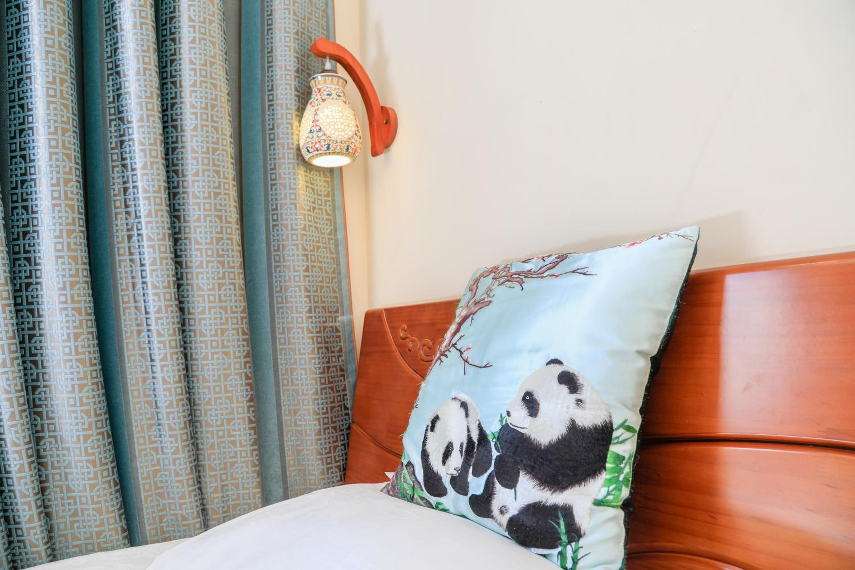 Junshe Boutique Guest House-Complementary pick up servie for a 3-night stay in a deluxe room