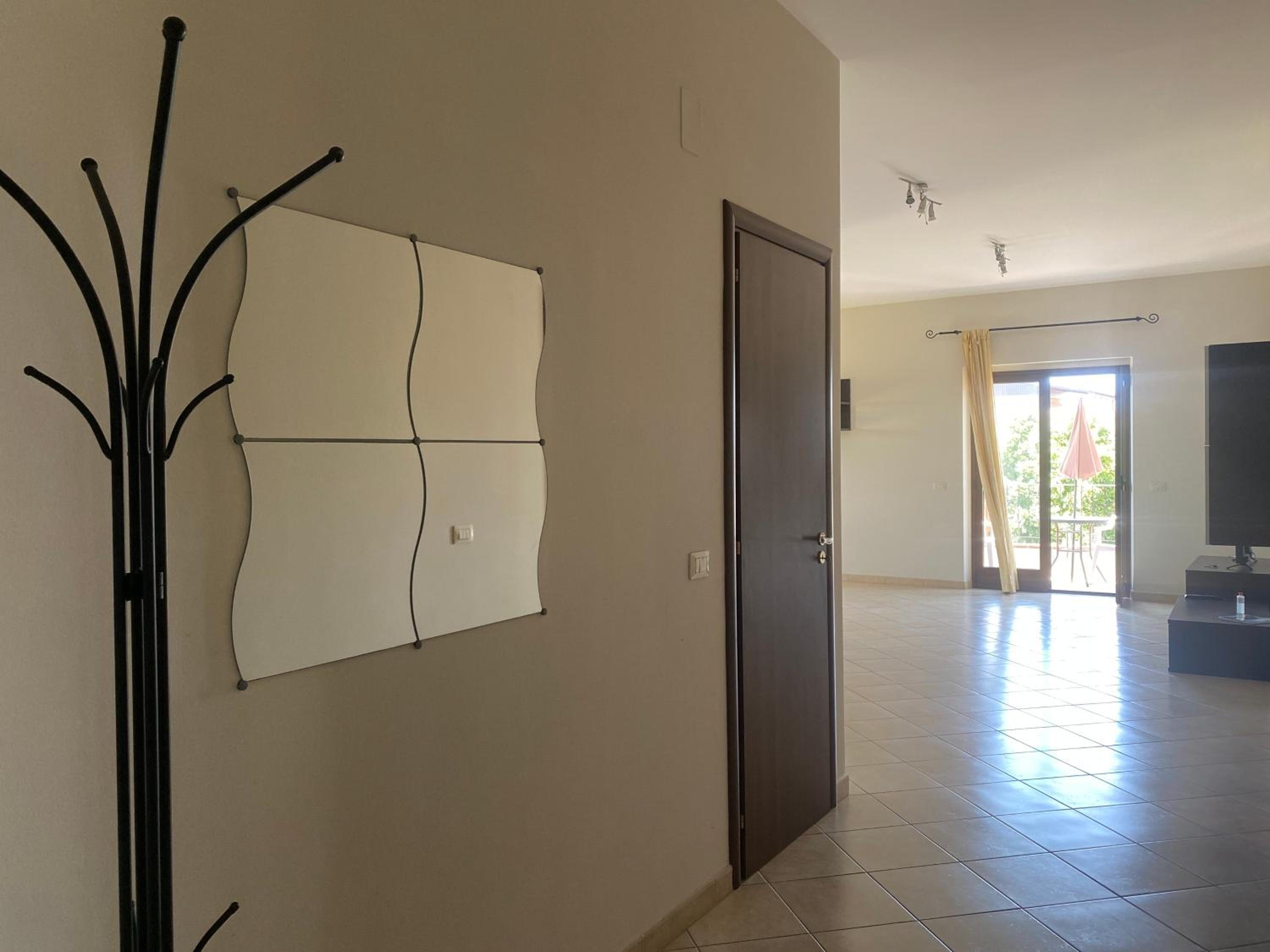 Photo 33