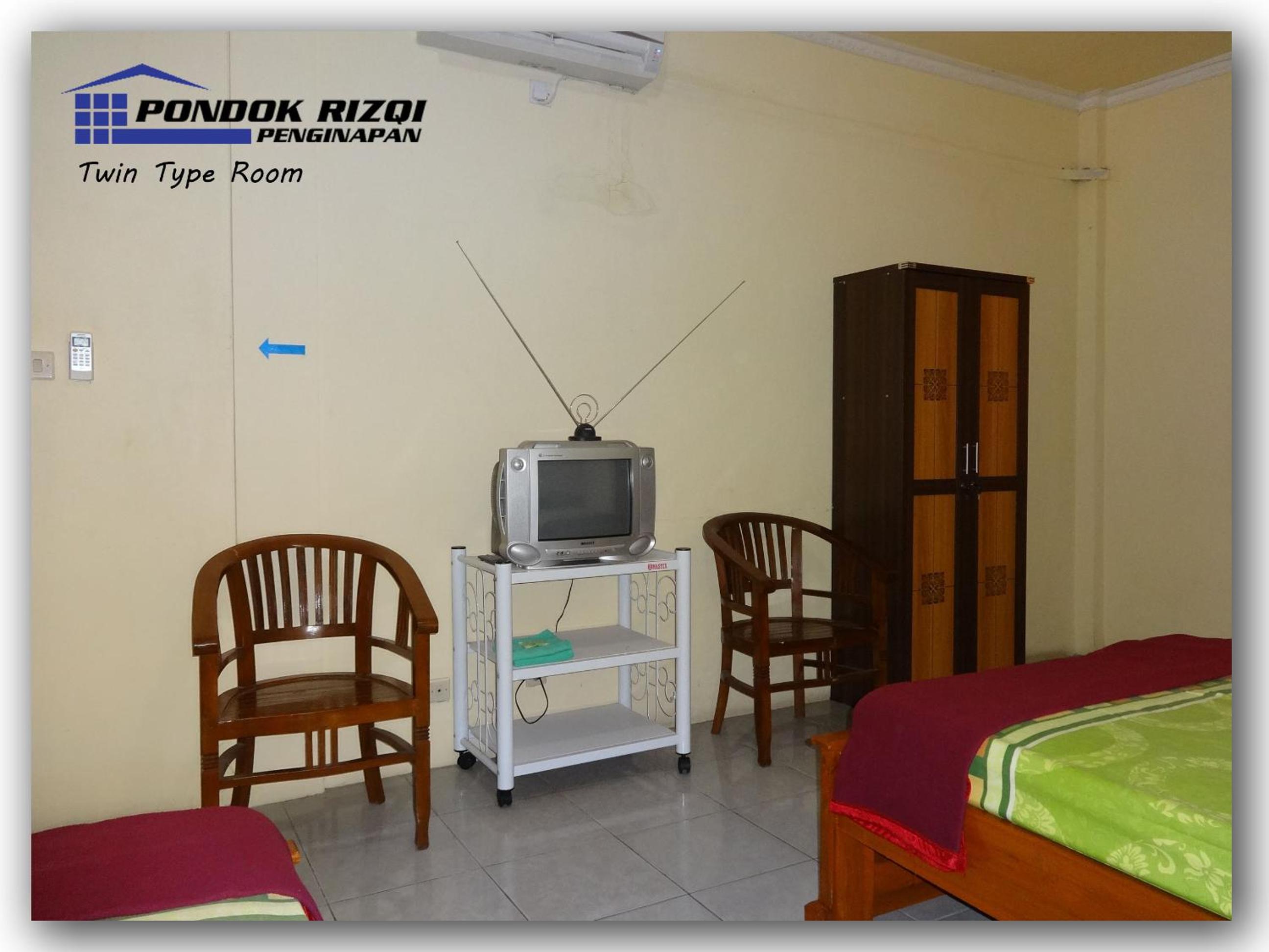 RedDoorz Syariah near T1 Juanda Airport 2