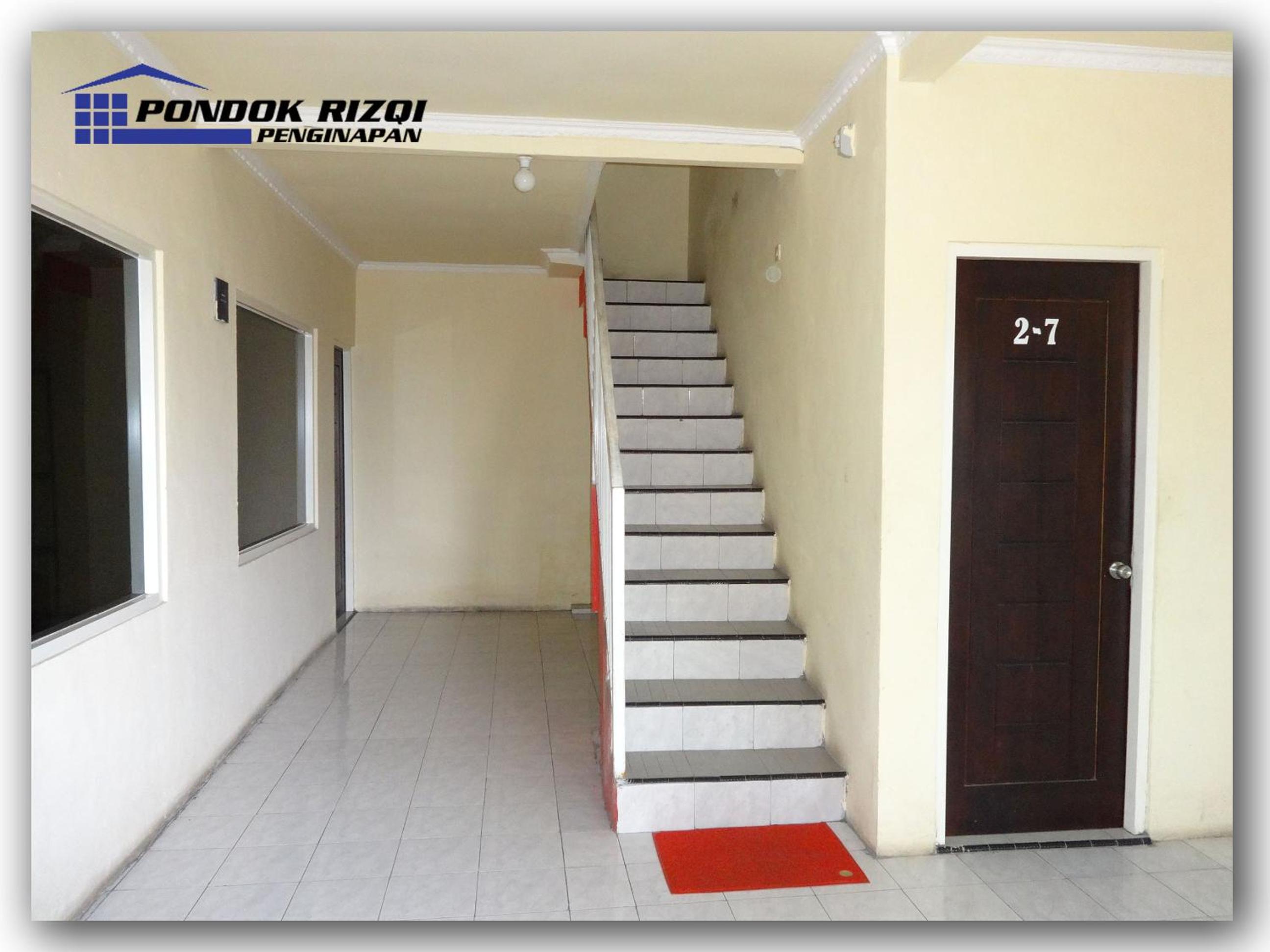 RedDoorz Syariah near T1 Juanda Airport 2
