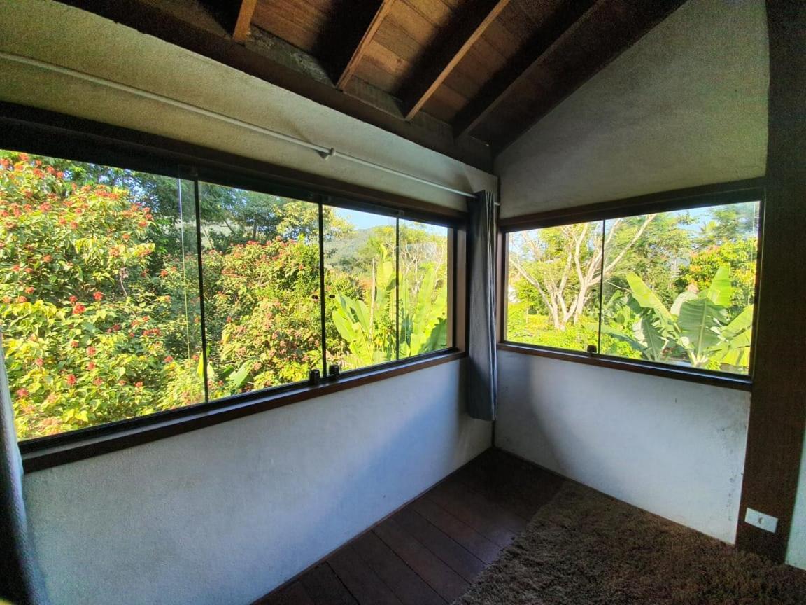 Casa de praia com piscina e clima de montanha