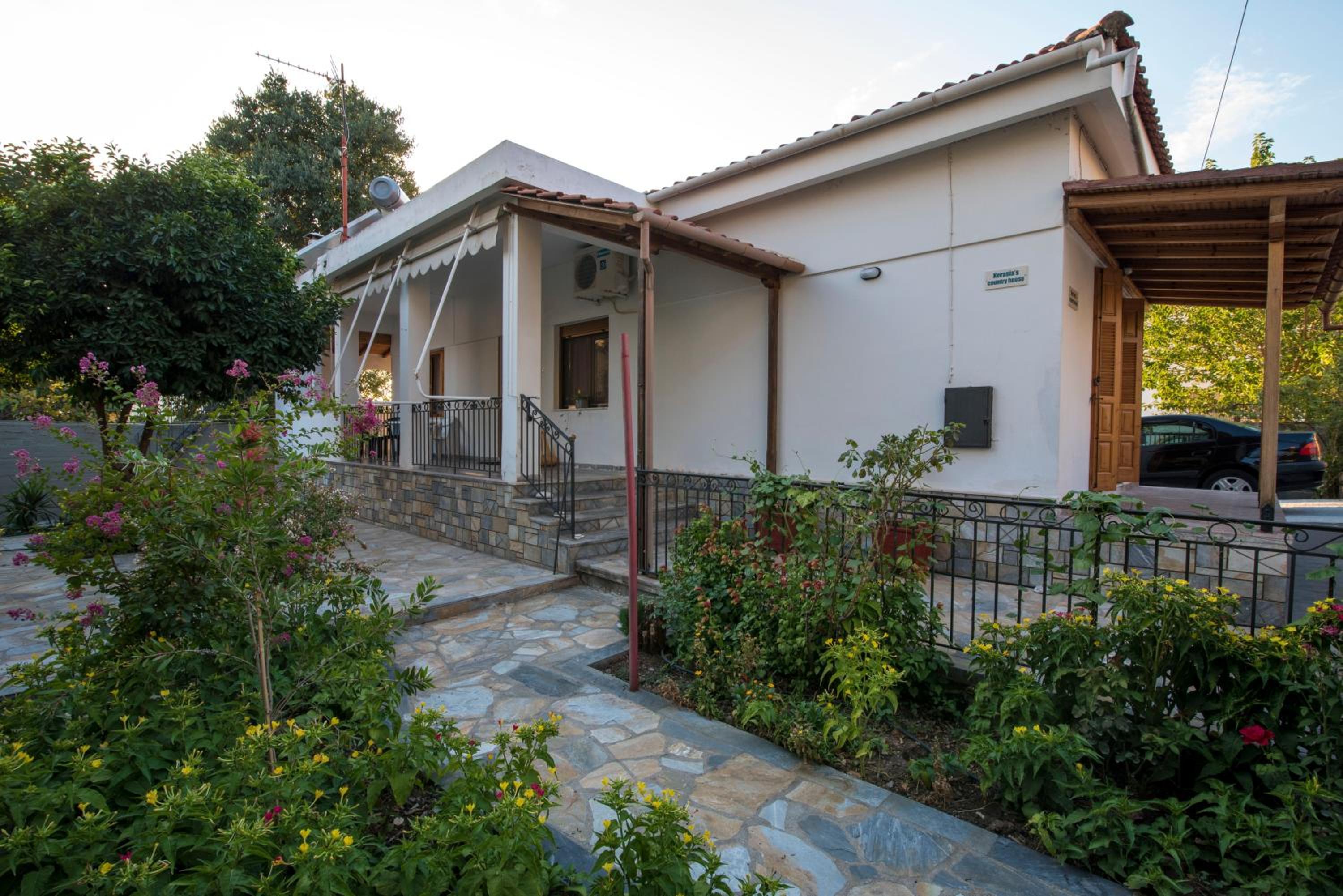 KERASIA'S COUNTRY HOUSE view 4