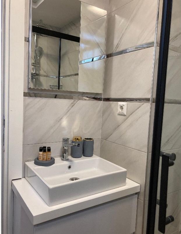 Sun Suites - Image 11