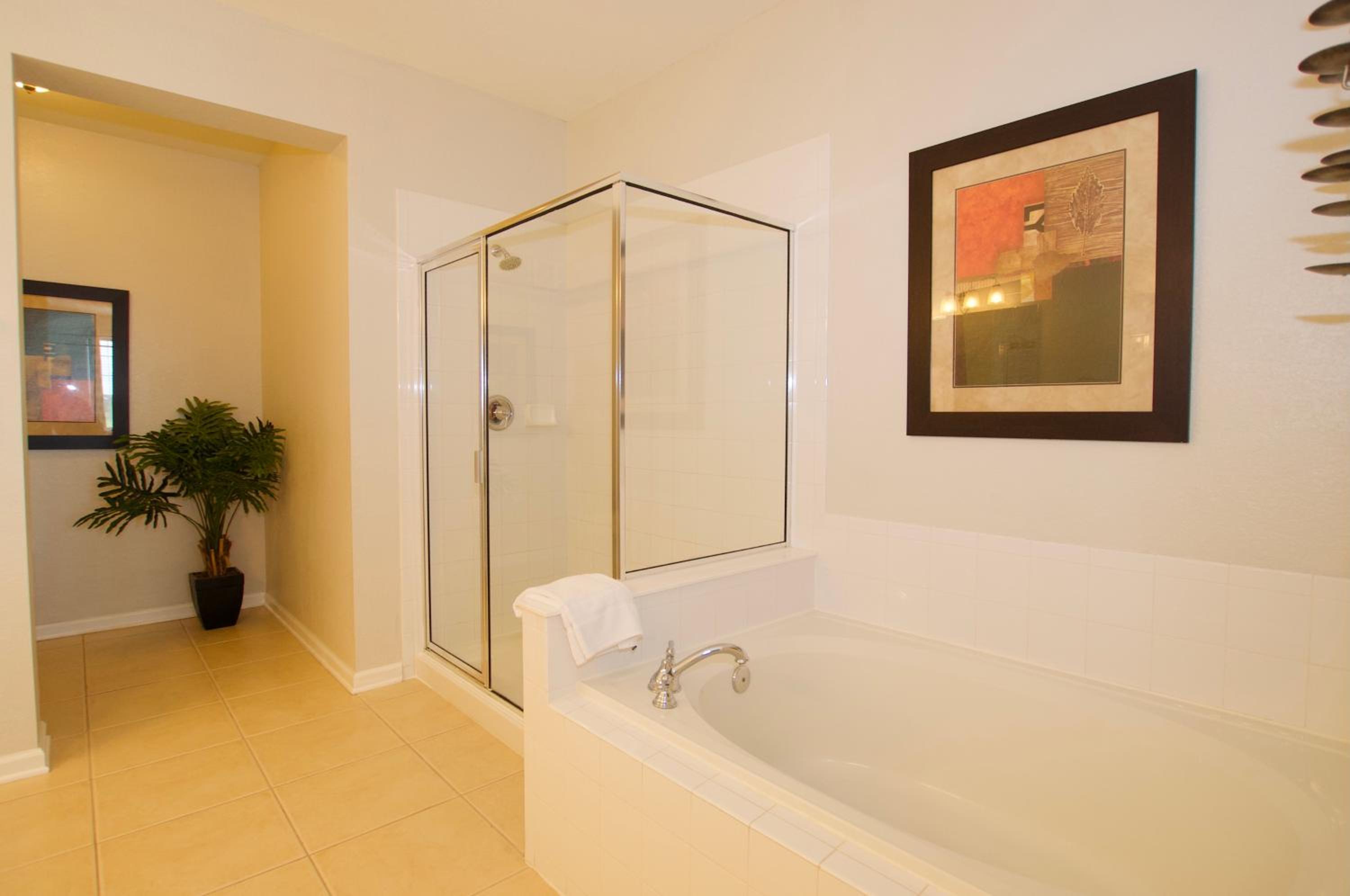 Vista Cay at Epic Universe - Luxury Lakeview 4 bedroom condo