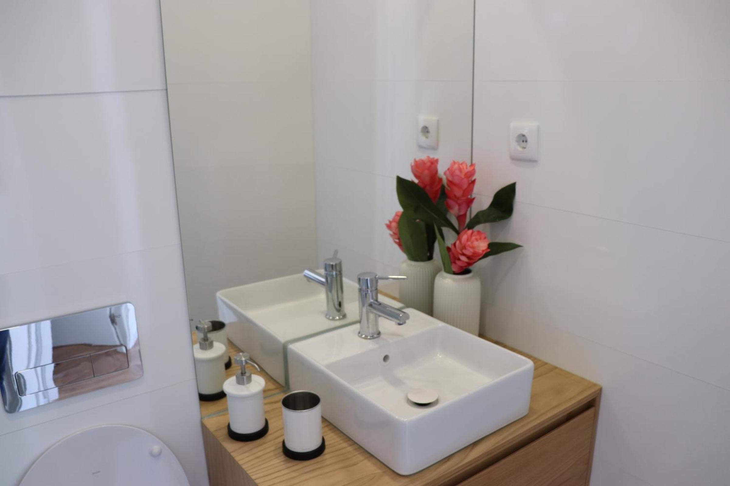 3 Bedrooms Central Apartment with garage by Great&Cosy view 3