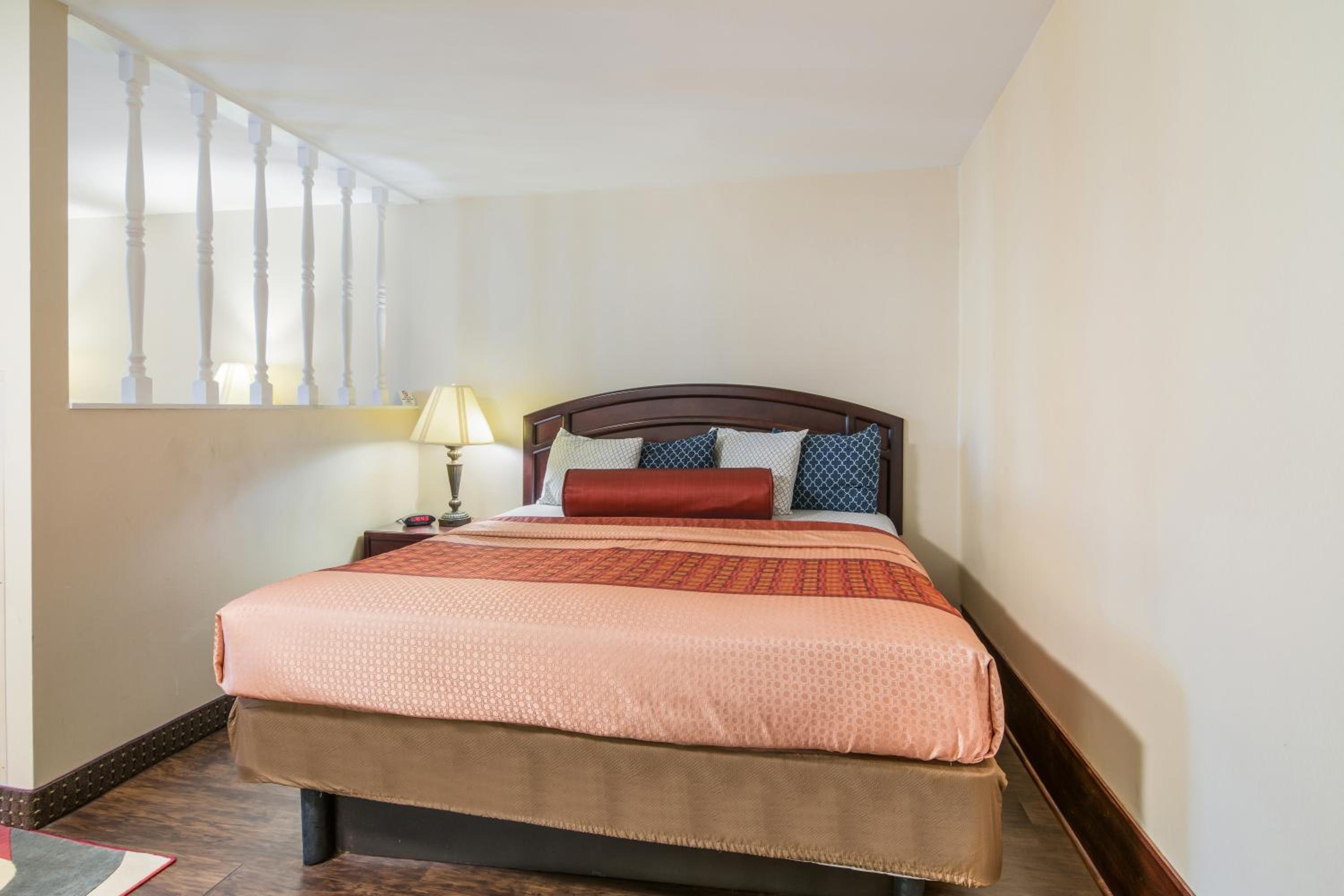 Rodeway Inn - Property Image 27
