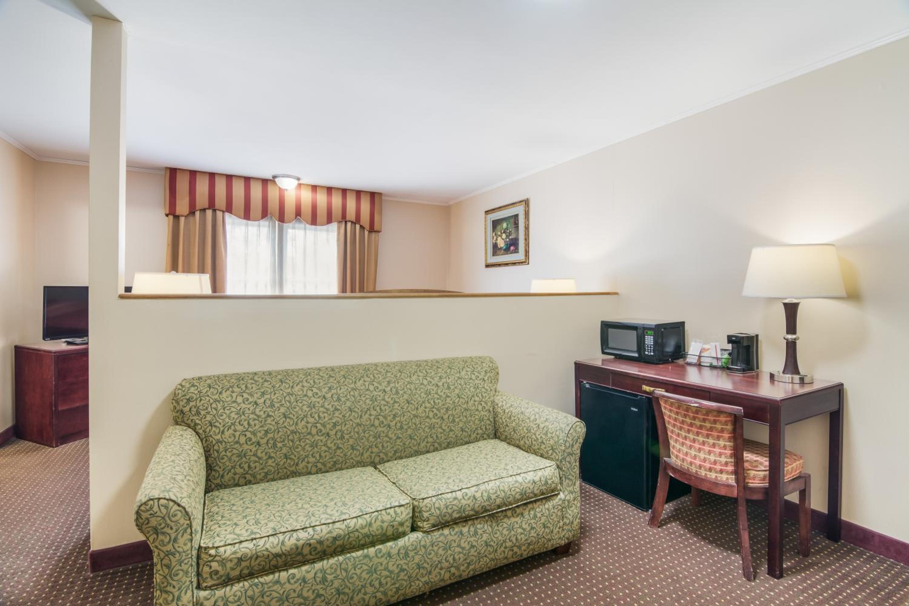 Rodeway Inn - Property Image 23