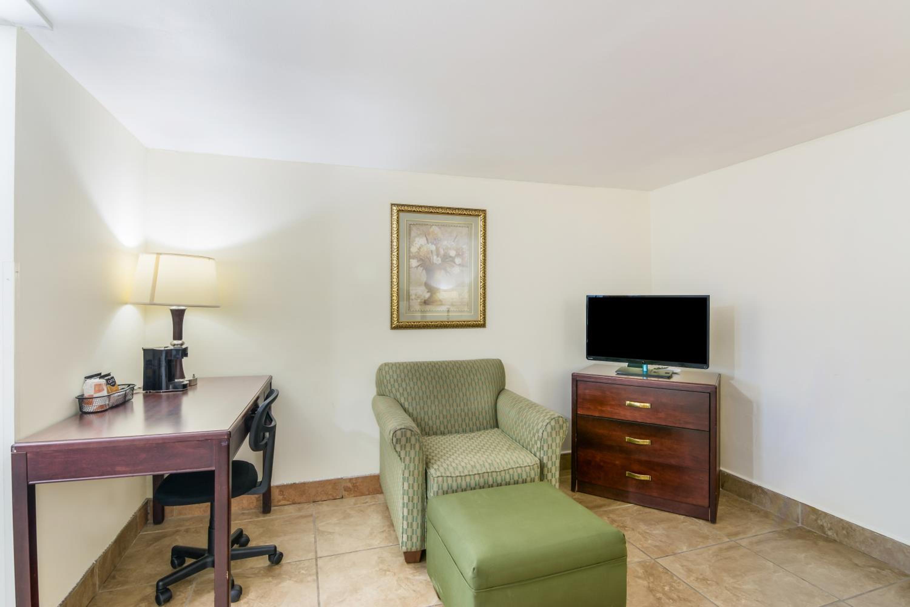 Rodeway Inn - Property Image 24