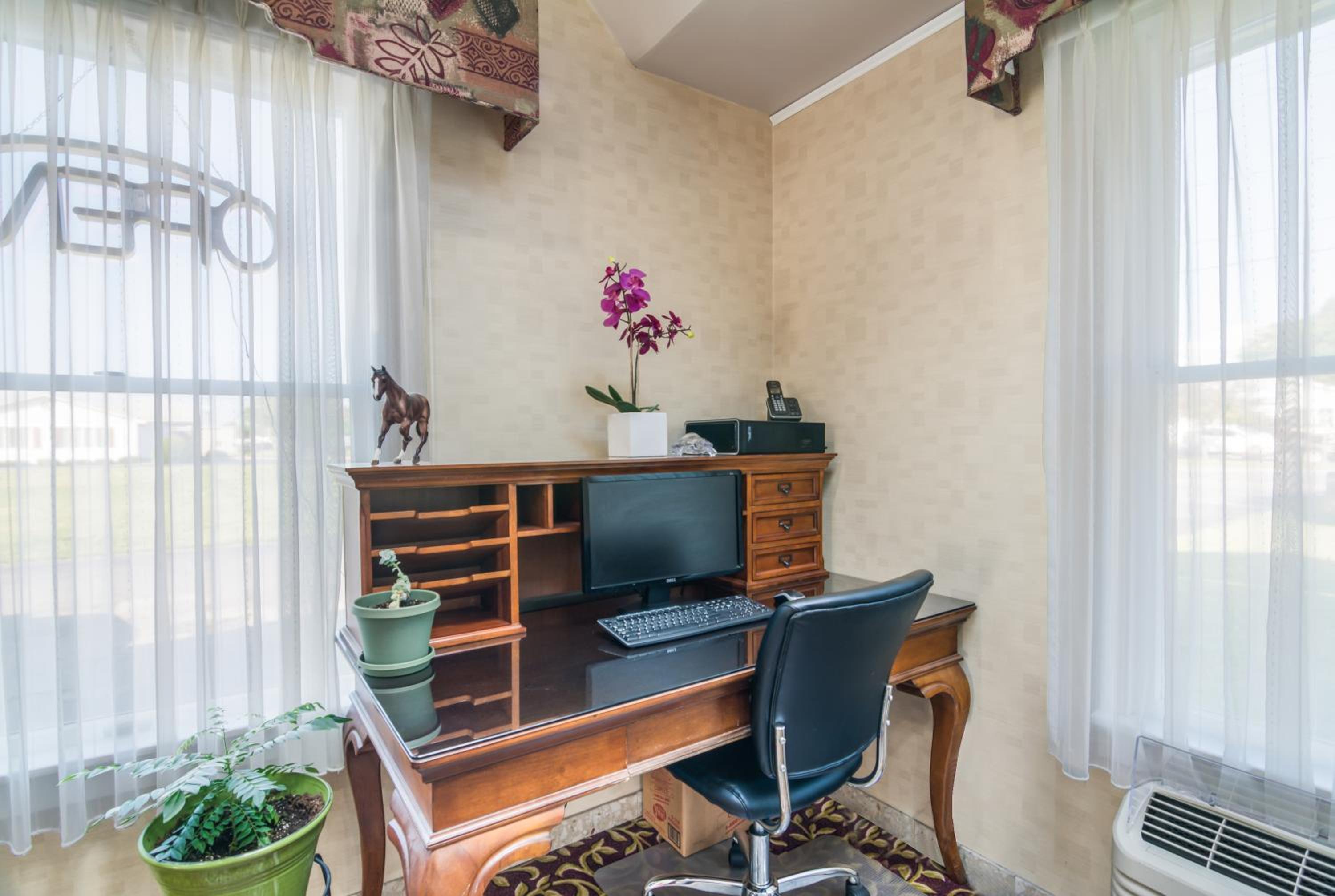 Rodeway Inn - Property Image 20