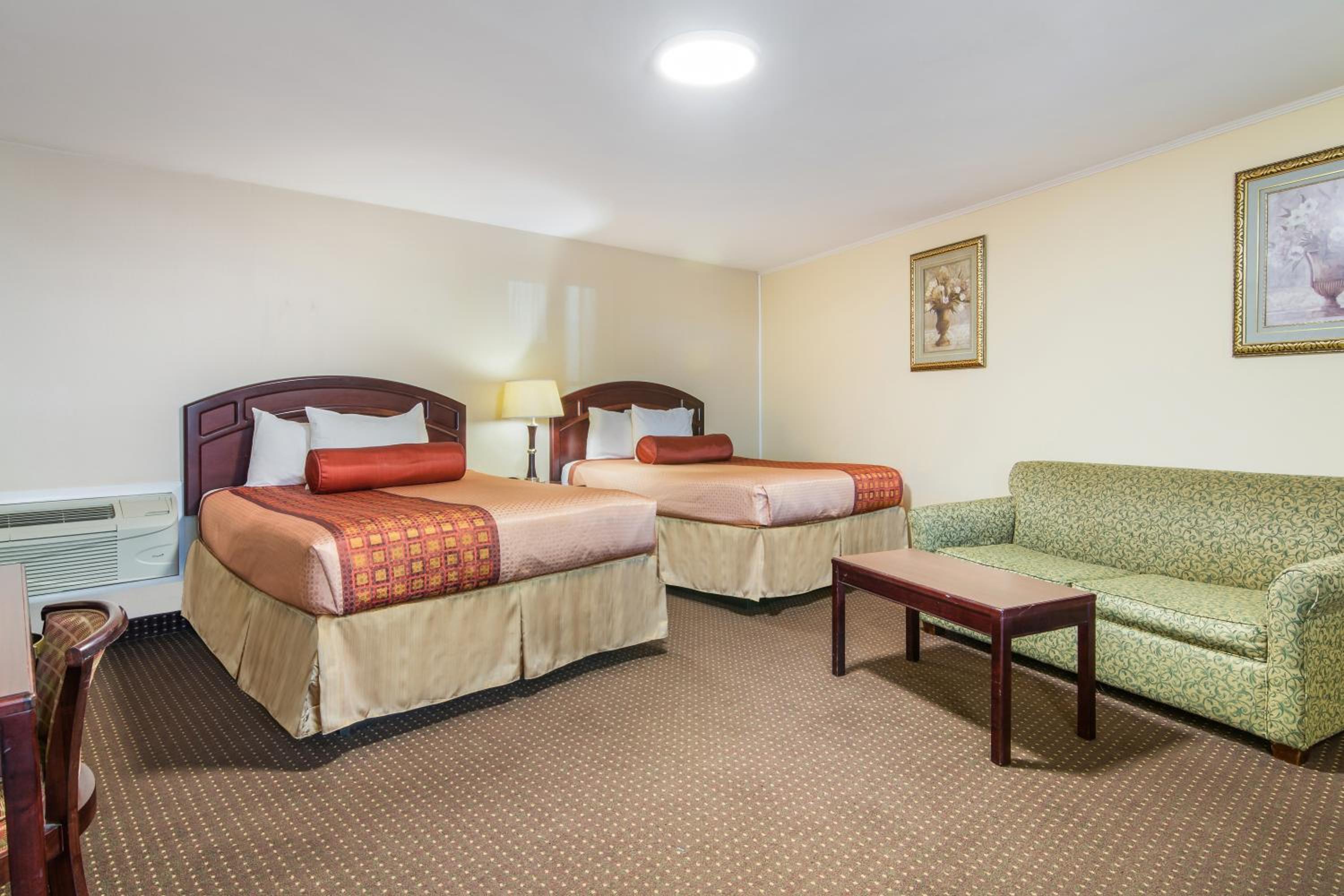 Rodeway Inn - Property Image 37