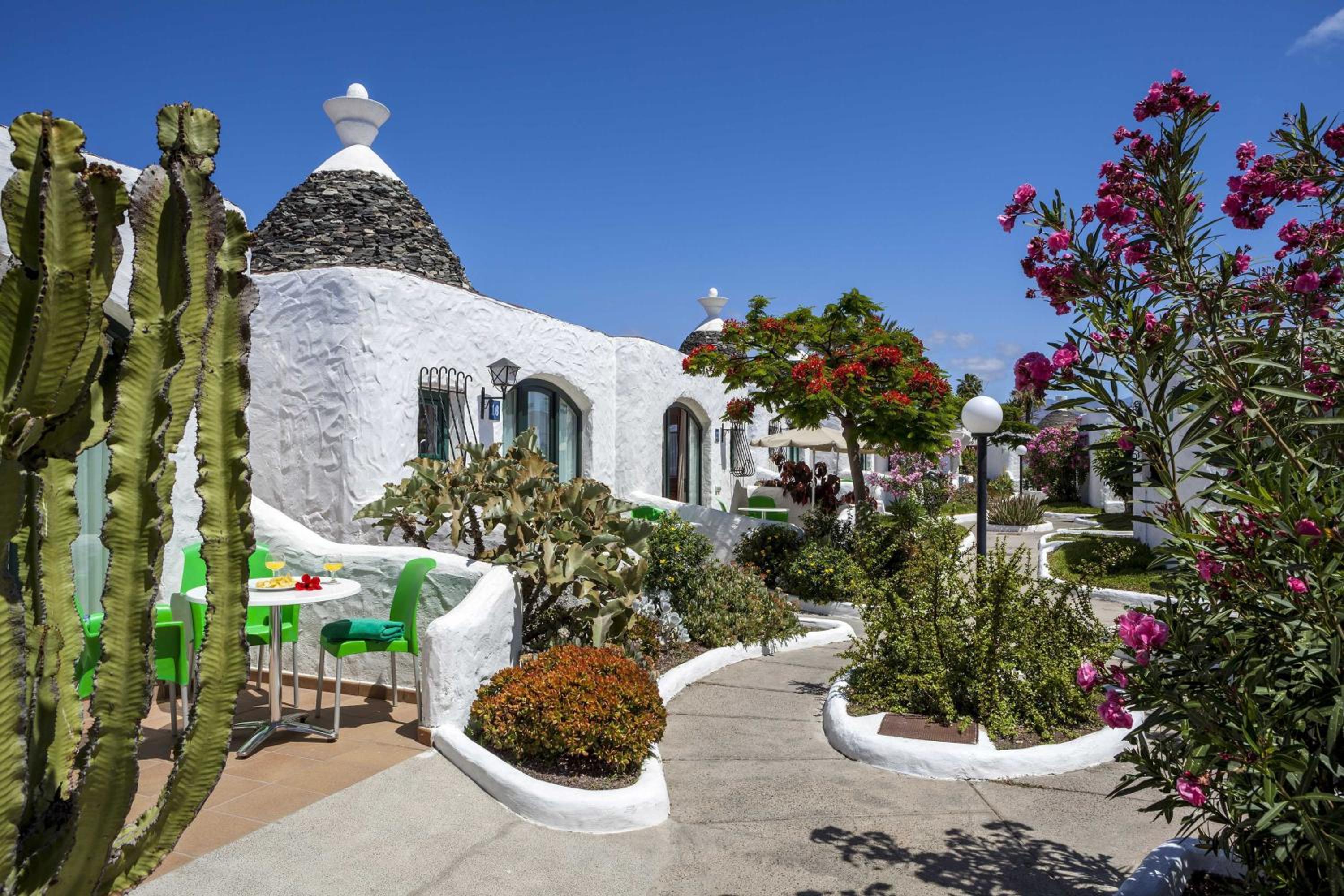 Hotel MUR Bungalows Parque Romantico - Image 1